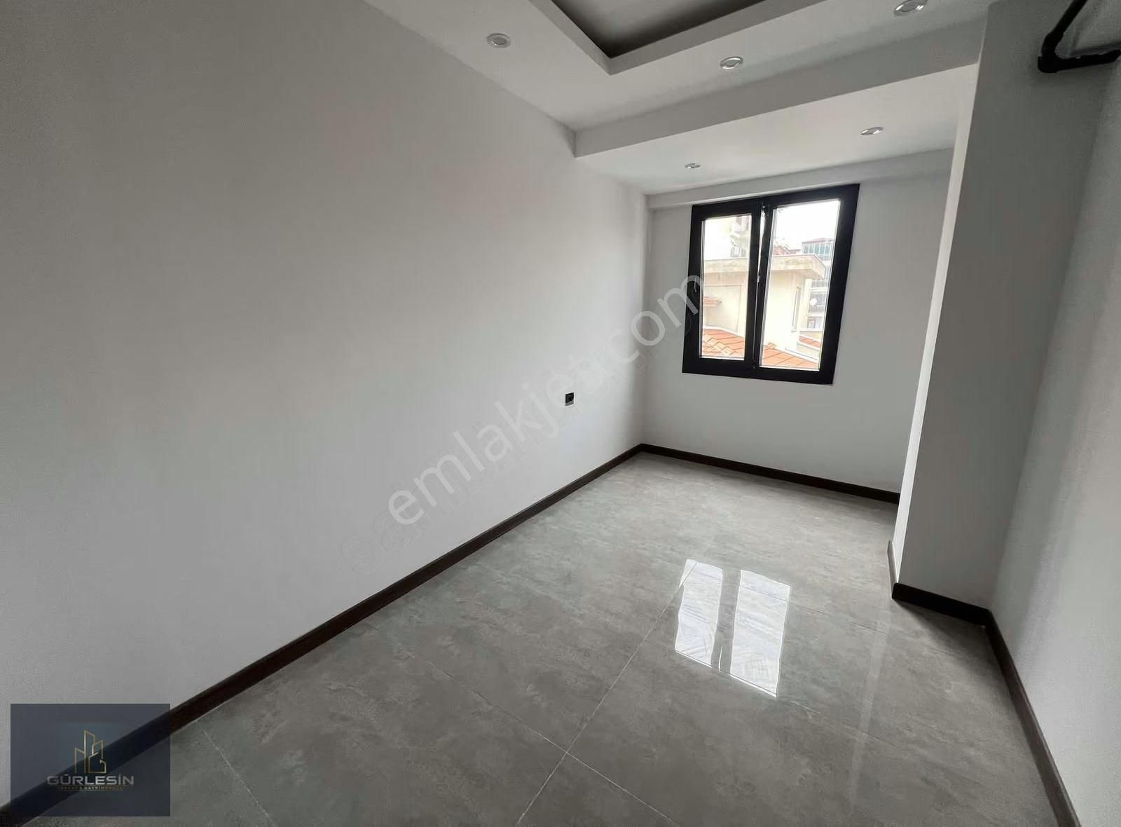 Kıbrıs Şehitler Caddesinde Satılık Sıfır Daire - Görsel 2