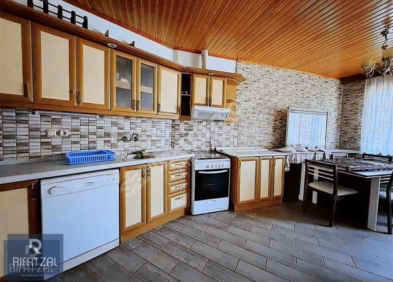 Cunda Adası 2+1 Yaz-kış / Eşyalı Eşyasız Kiralık Müstakil Villa - Görsel 9