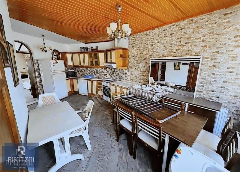 Cunda Adası 2+1 Yaz-kış / Eşyalı Eşyasız Kiralık Müstakil Villa - Görsel 11