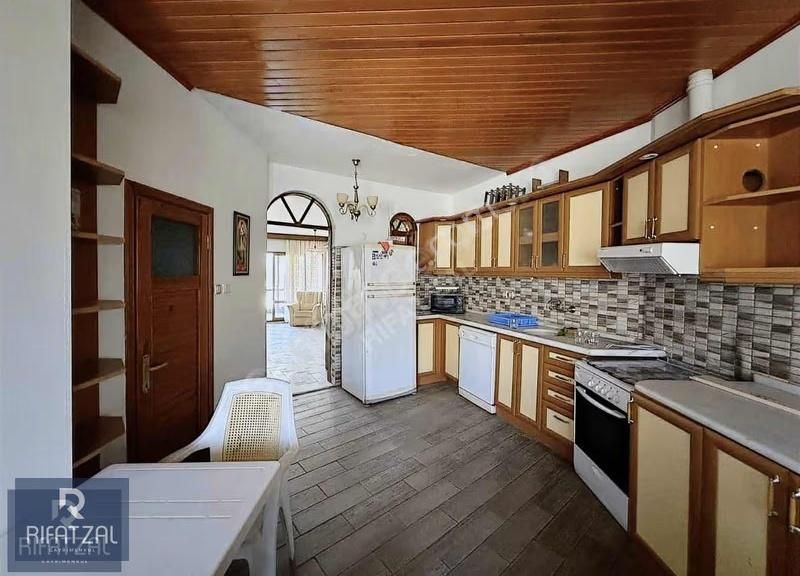 Cunda Adası 2+1 Yaz-kış / Eşyalı Eşyasız Kiralık Müstakil Villa - Görsel 17