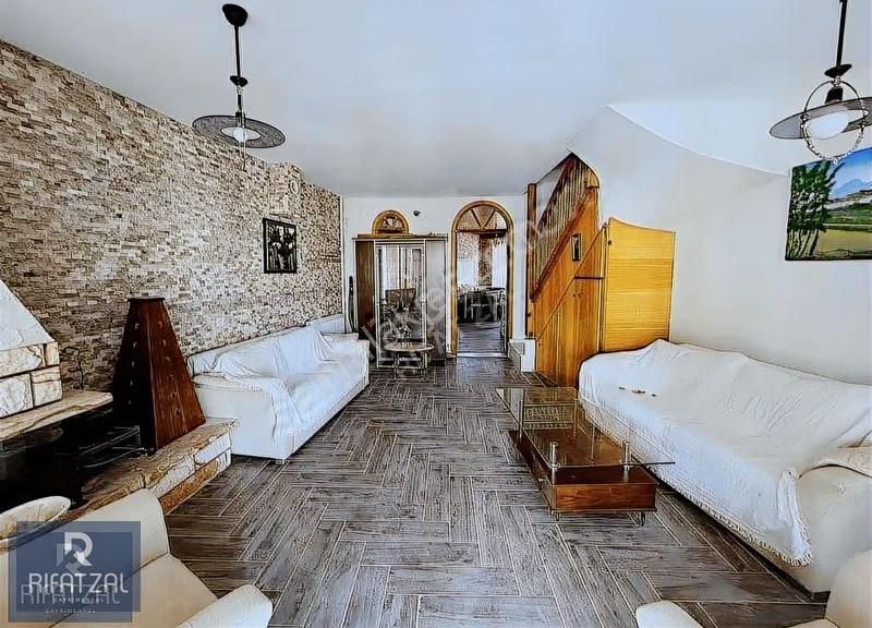 Cunda Adası 2+1 Yaz-kış / Eşyalı Eşyasız Kiralık Müstakil Villa - Görsel 8