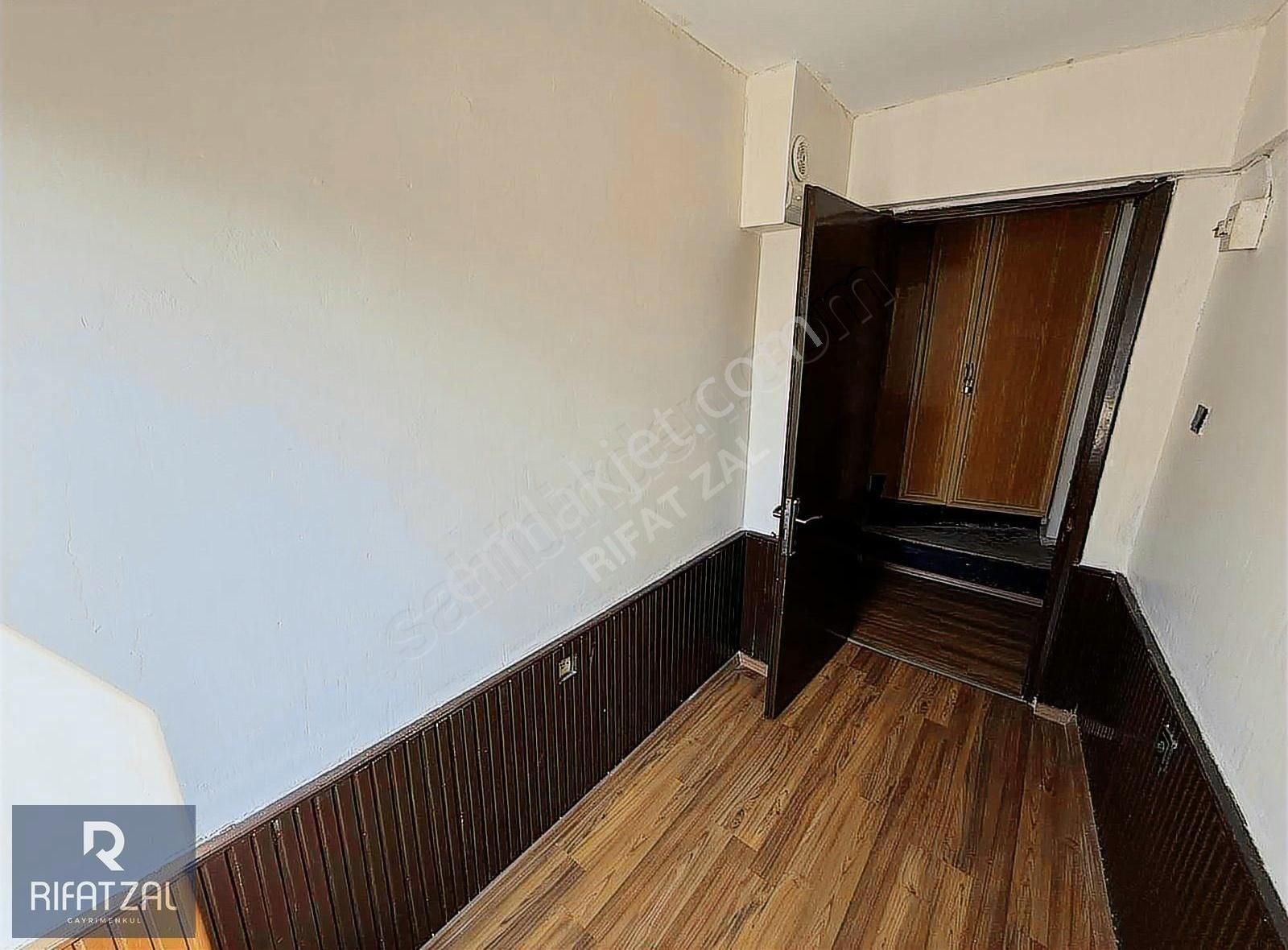 Ayvalık Merkezde 2+1 70 M2 Masrafsız Klimalı İş Yeri - Görsel 18