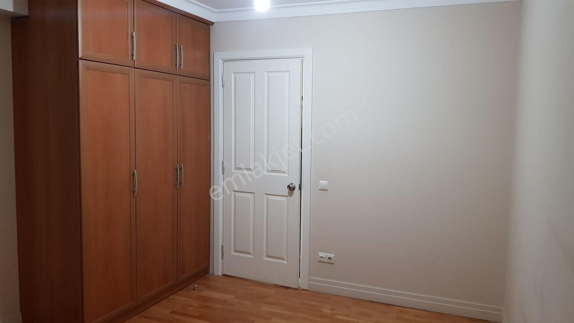 Bostanlı C. Gürsel De Tiyatro Karşısı Önü Açık Ebeveyn Ban. 3+1 - Görsel 15