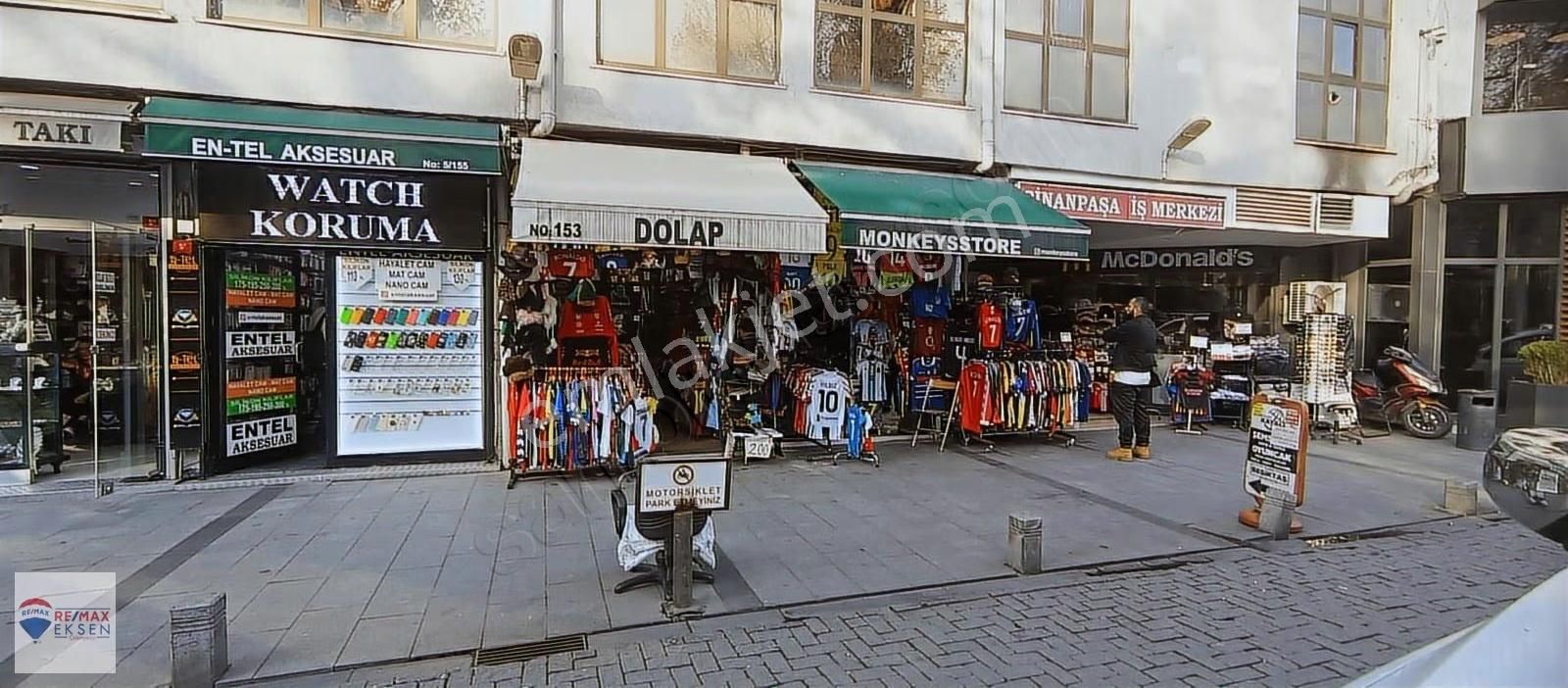 Beşiktaş Sinanpaşa İşmerkezinde Cadde Üstü Satılık Dükkan 10 M2