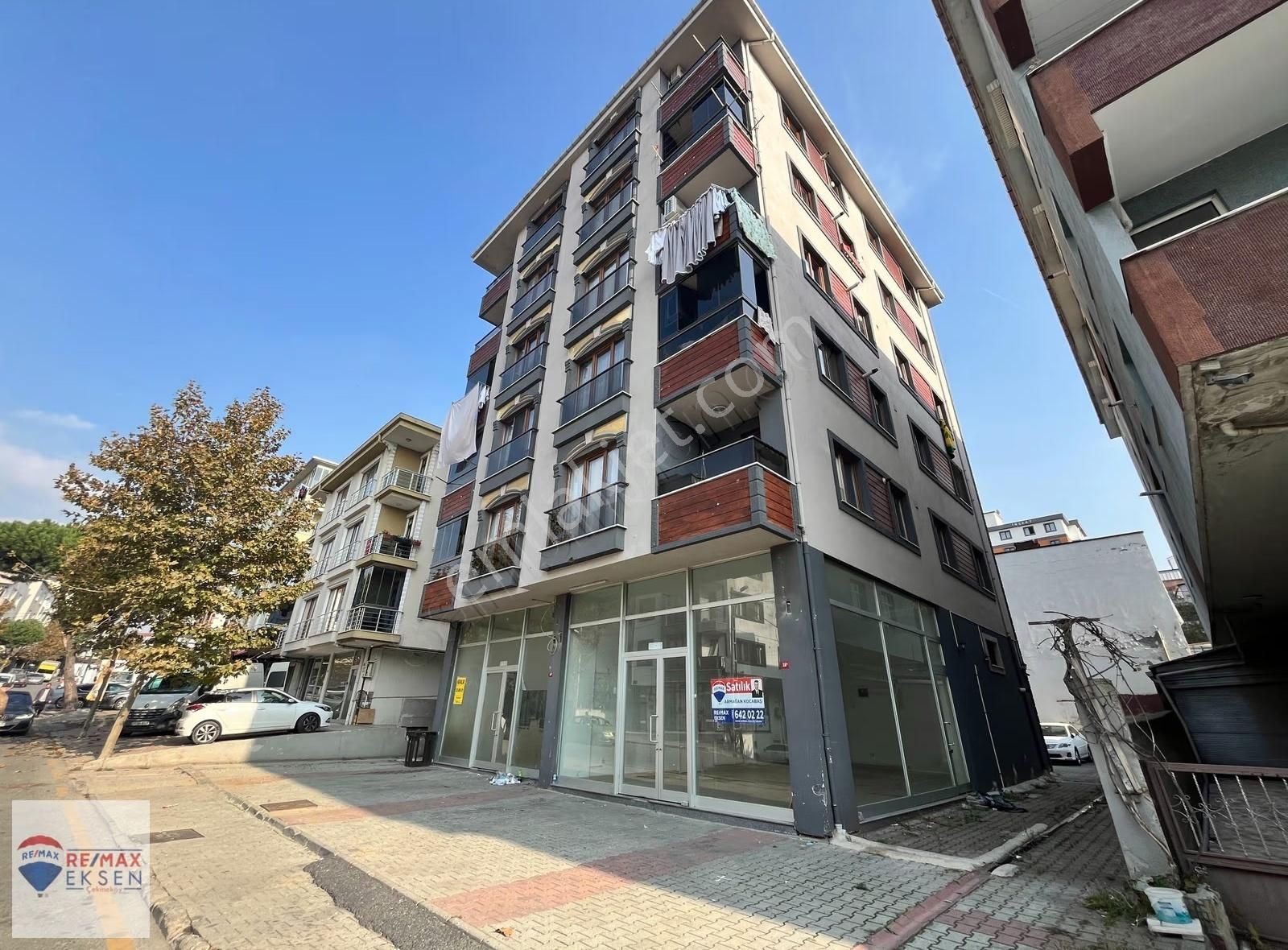 Göztepe Caddesi Üzerinde Kiracısız Önü Açık Geniş Cepheli Dükkan - Görsel 13