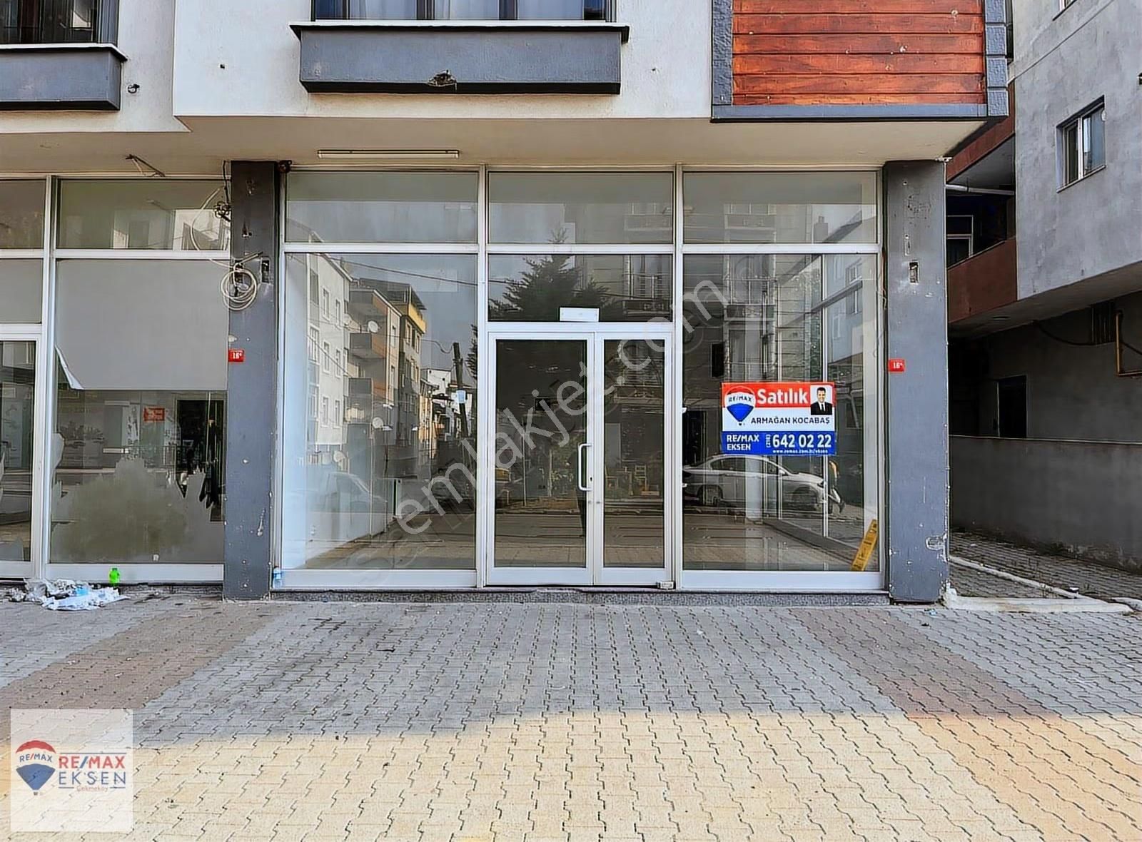 Göztepe Caddesi Üzerinde Kiracısız Önü Açık Geniş Cepheli Dükkan