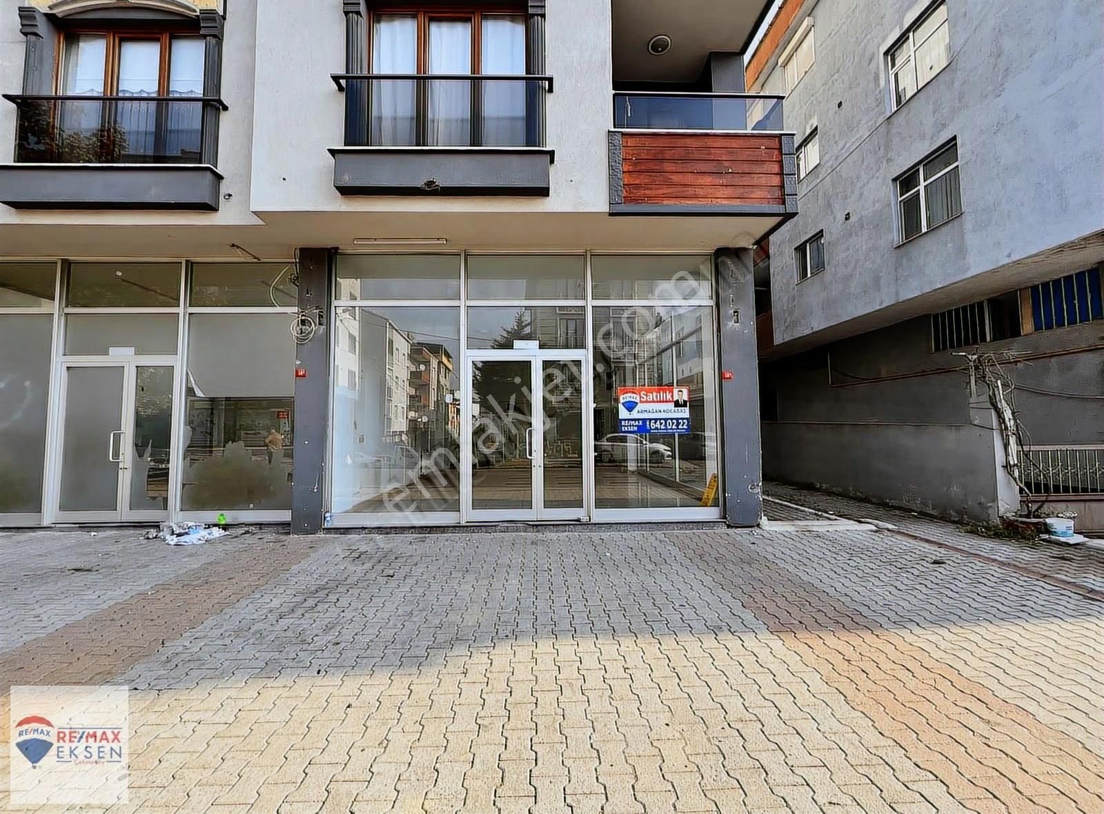 Göztepe Caddesi Üzerinde Kiracısız Önü Açık Geniş Cepheli Dükkan - Görsel 14