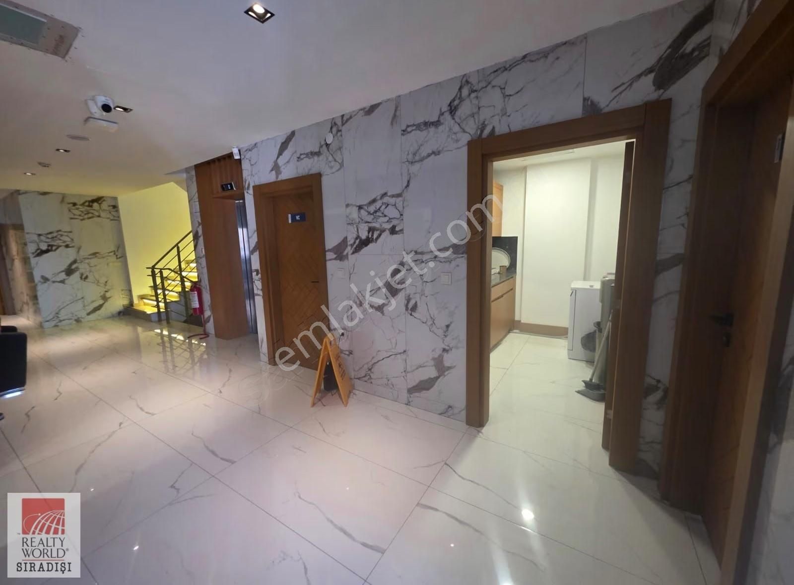 Yeşilbahçe'de Fulldeniz Manzaralı 2 Katlı Kiralık Prestijli Ofis - Görsel 11