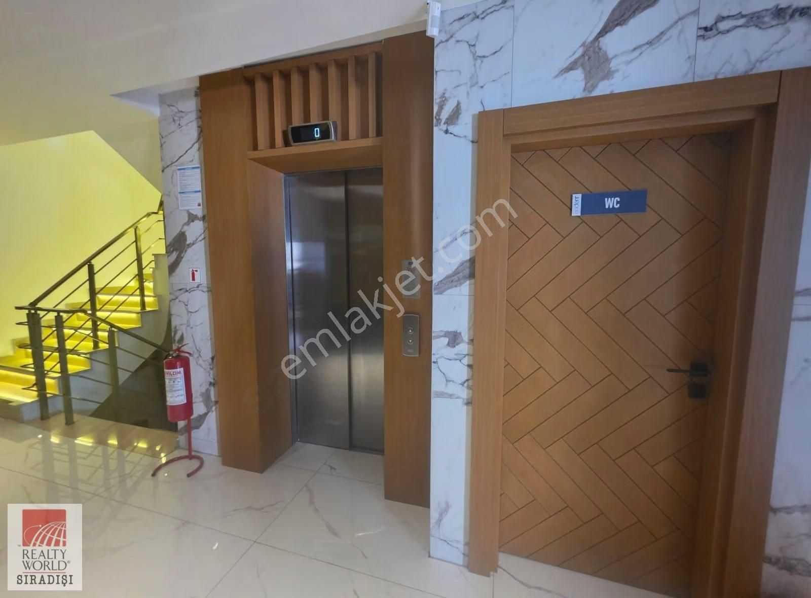 Yeşilbahçe'de Fulldeniz Manzaralı 2 Katlı Kiralık Prestijli Ofis - Görsel 3