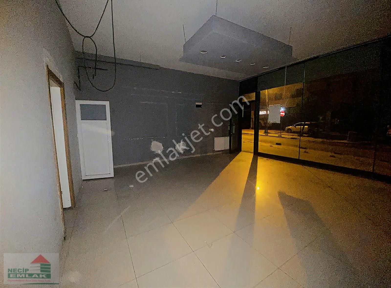 Necip Emlaktan Kiralık Dükkan - Görsel 10