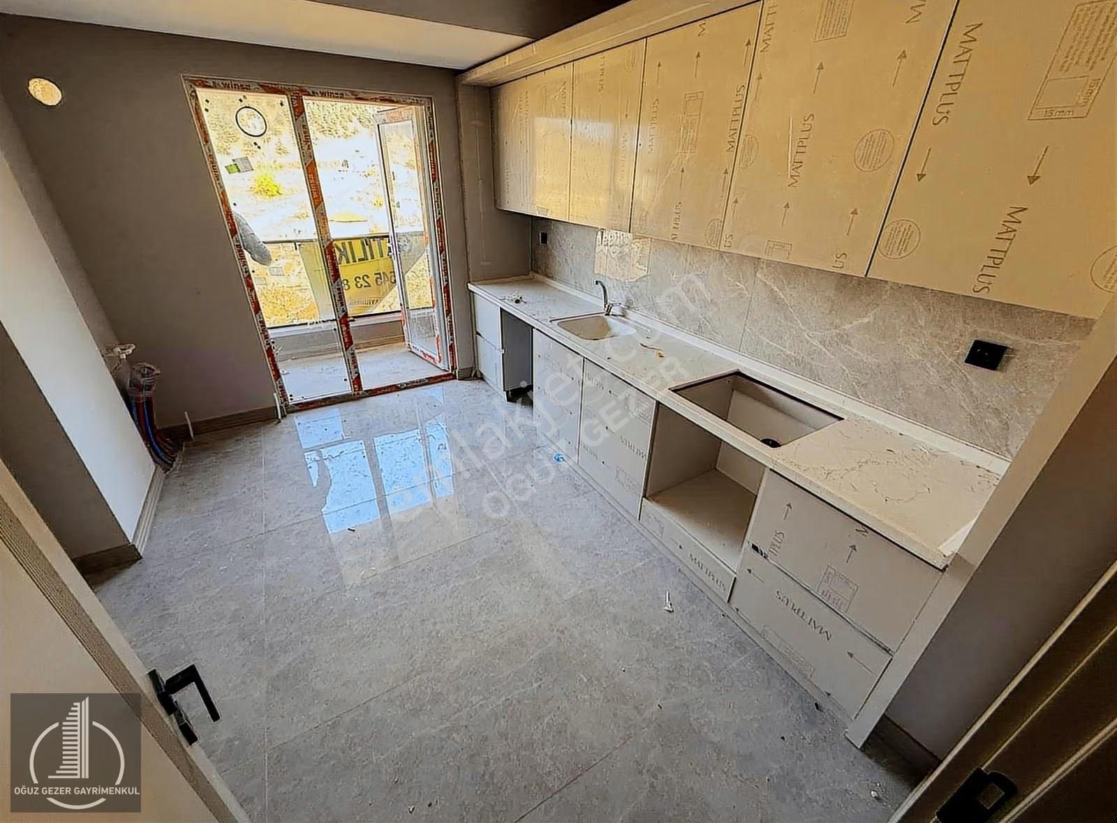 **oğuz Gezer Gayrimenkul'den Katta Merkezi Konumda 3+1 Daire**