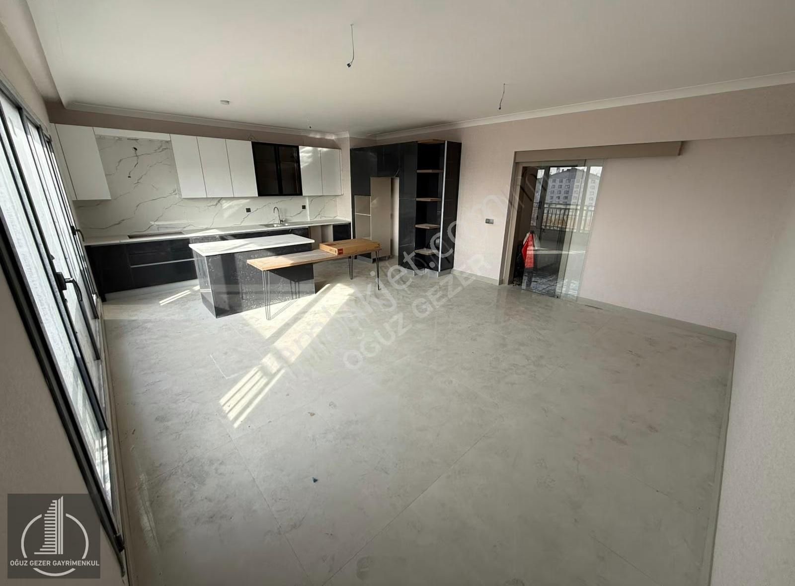 Oğuz Gezer Gayrimenkul'den 5+1 Ultra Lüx Site Dairesi