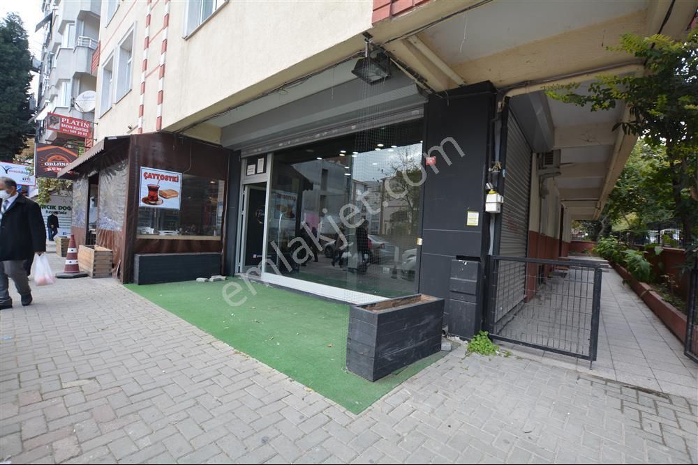 Avcılar Merkez Postane Sokağında Tabela Değeri Yüksek Satılık Depolu Dükkan