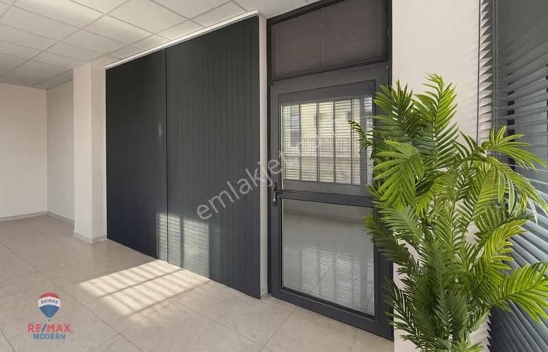 Satılık | Atakent'te 240 M² Prestijli-full Donanımlı Dükkan - Görsel 15