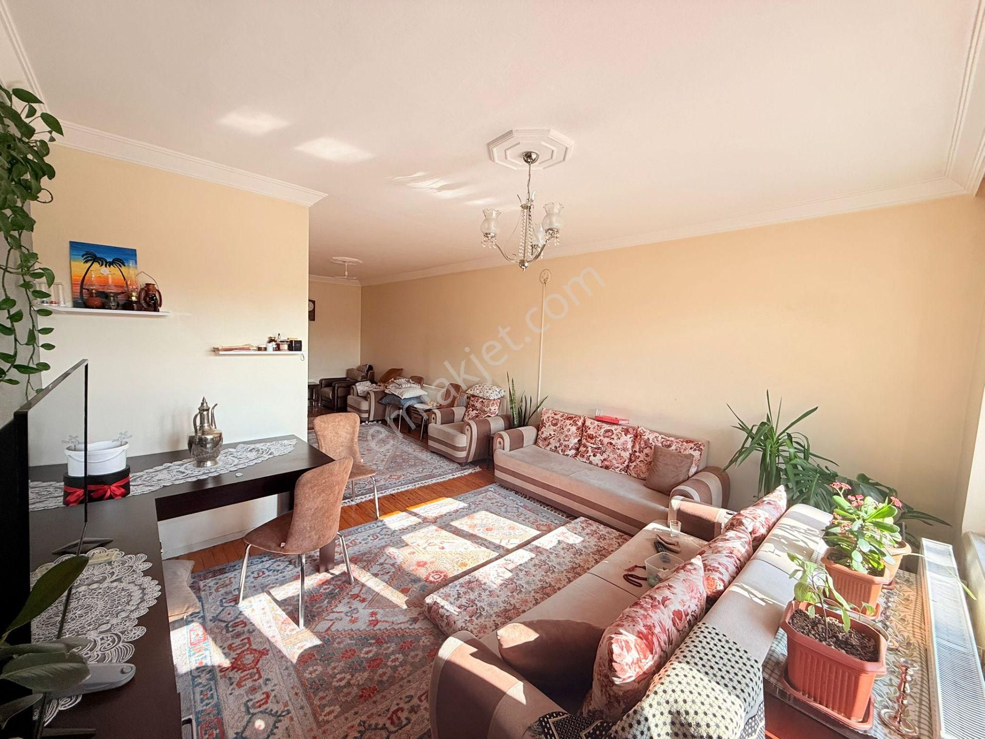 Aras Gyo Dan Sakarya Mah, Tranvay Yanı 2+1 Zemin Kat Daire - Görsel 4