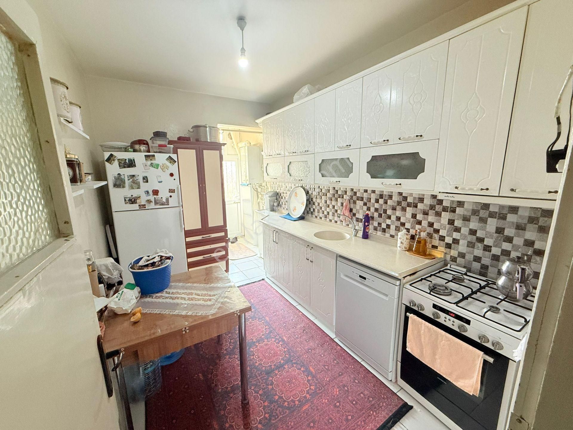 Aras Gyo Dan Sakarya Mah, Tranvay Yanı 2+1 Zemin Kat Daire