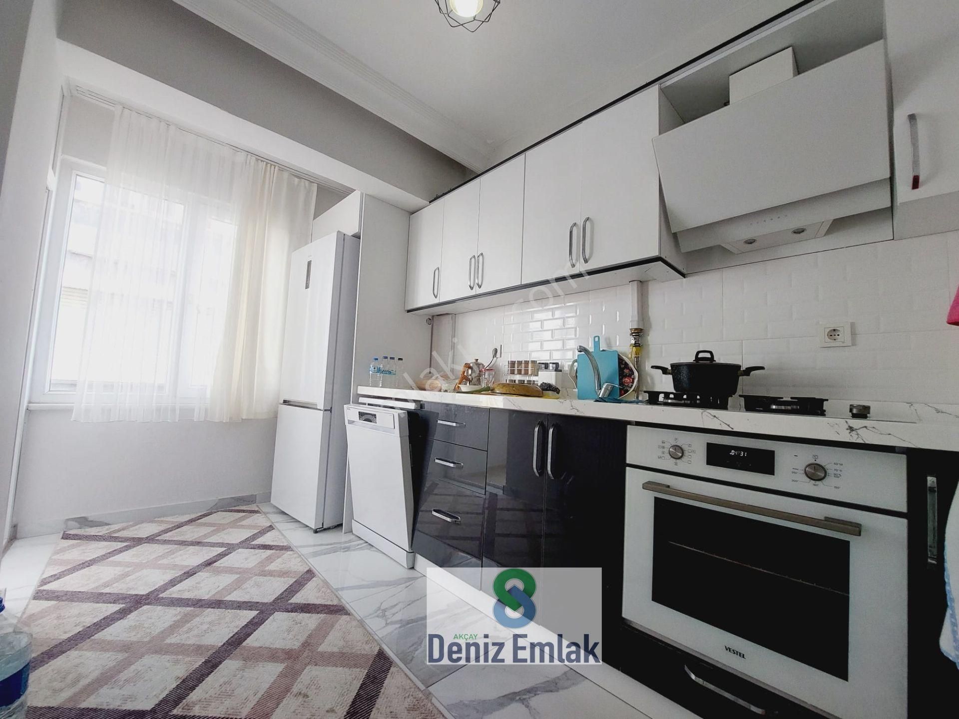 Denizden Akçayda Öncephe Doğalgazlı Arakat Eşyalı Satılık 2+1 Daire .
