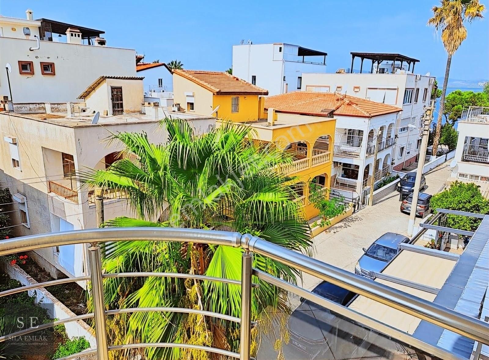 Güllükte Denize Yürüme Mesafesinde Satılık Doubleks Daire