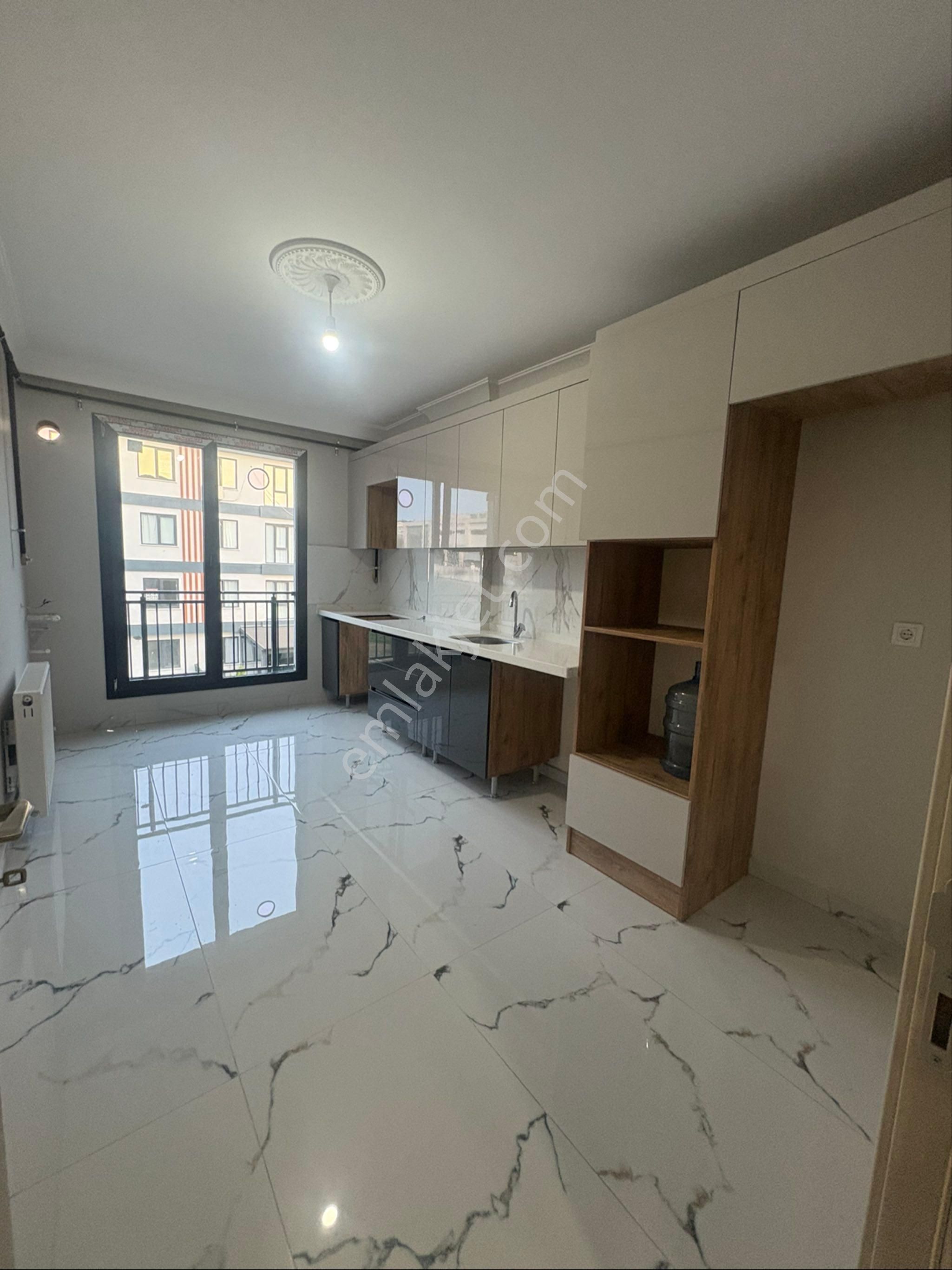 Kavaklı Merkezde Site İçi Sıfır Lüx Daire