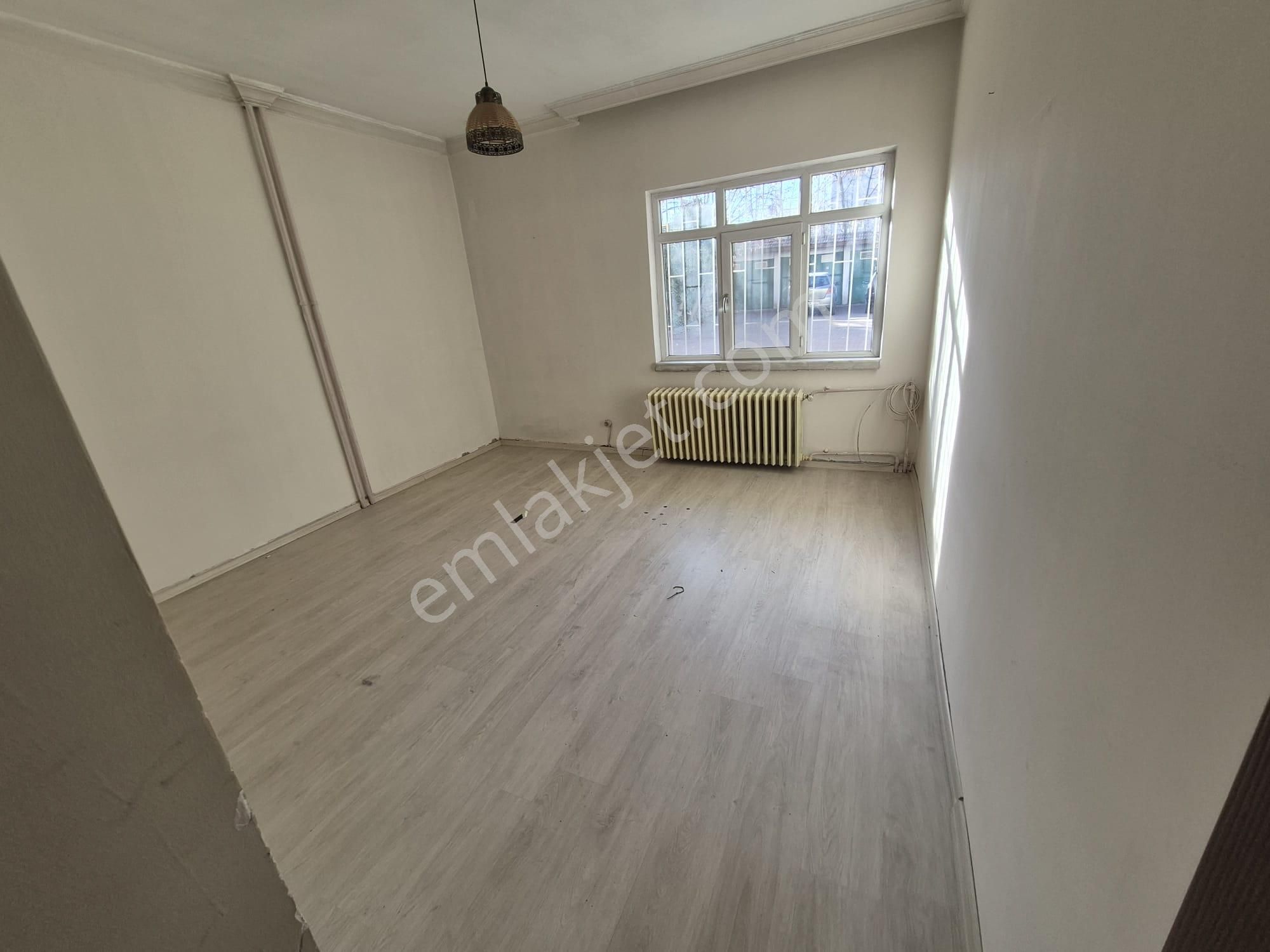 Arel'den Maltepe'de Gençlik Yakını Otoparklı Giriş Kat 2+1 - Görsel 7