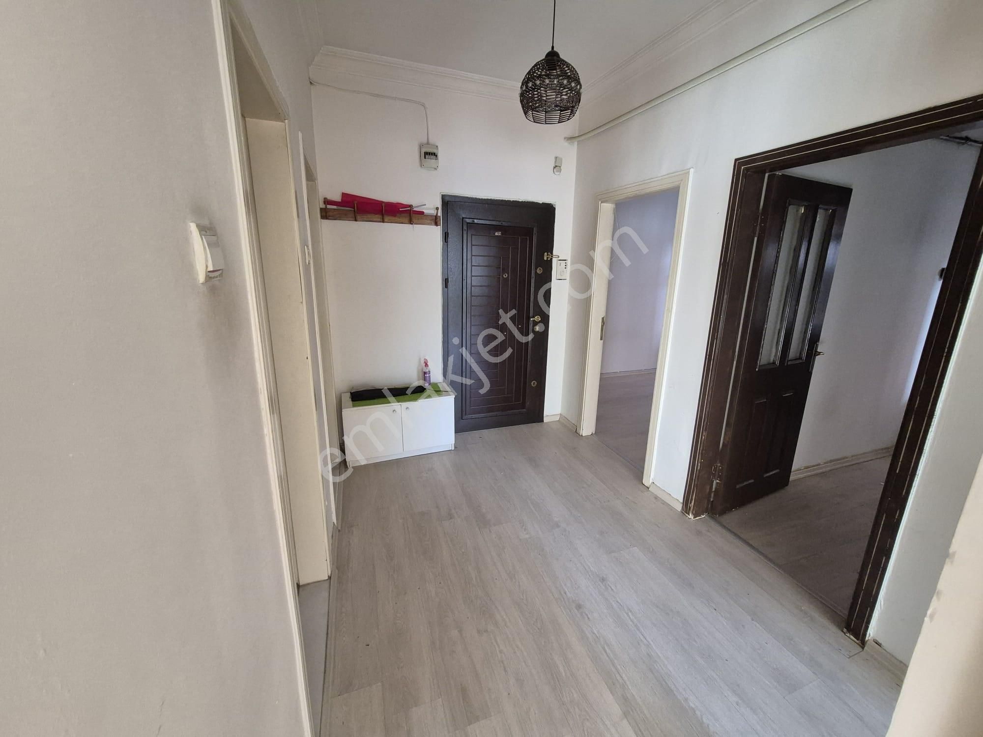 Arel'den Maltepe'de Gençlik Yakını Otoparklı Giriş Kat 2+1 - Görsel 22