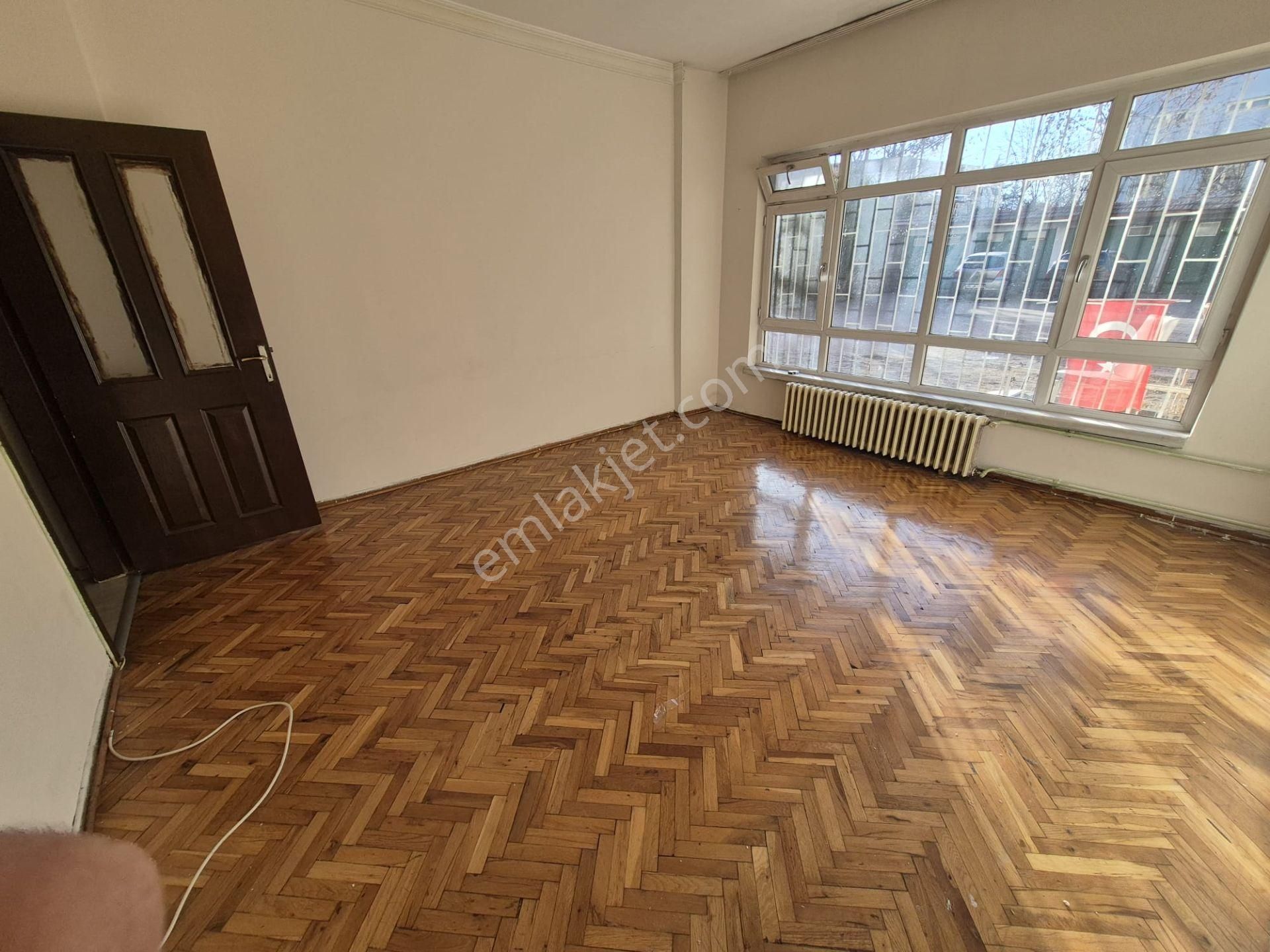 Arel'den Maltepe'de Gençlik Yakını Otoparklı Giriş Kat 2+1 - Görsel 2