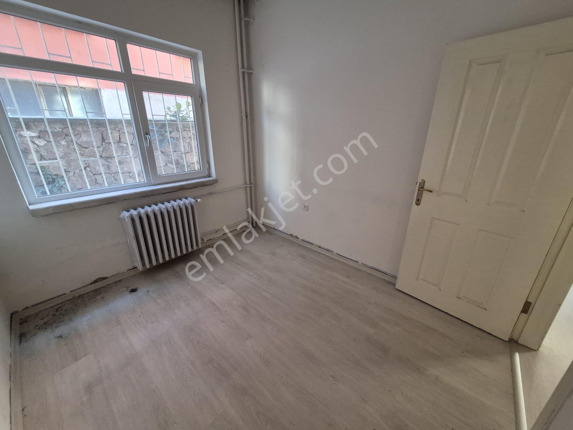 Arel'den Maltepe'de Gençlik Yakını Otoparklı Giriş Kat 2+1 - Görsel 10