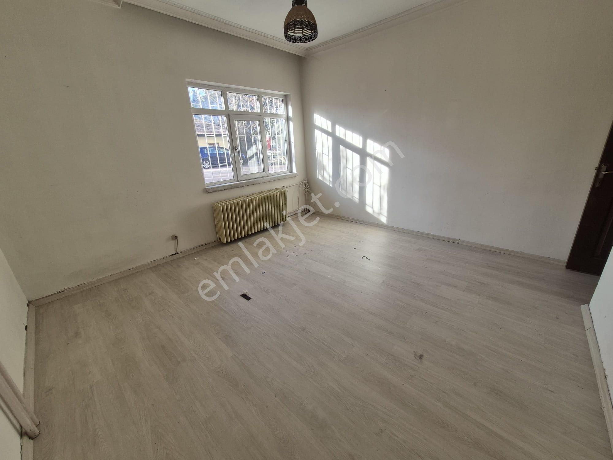 Arel'den Maltepe'de Gençlik Yakını Otoparklı Giriş Kat 2+1 - Görsel 6