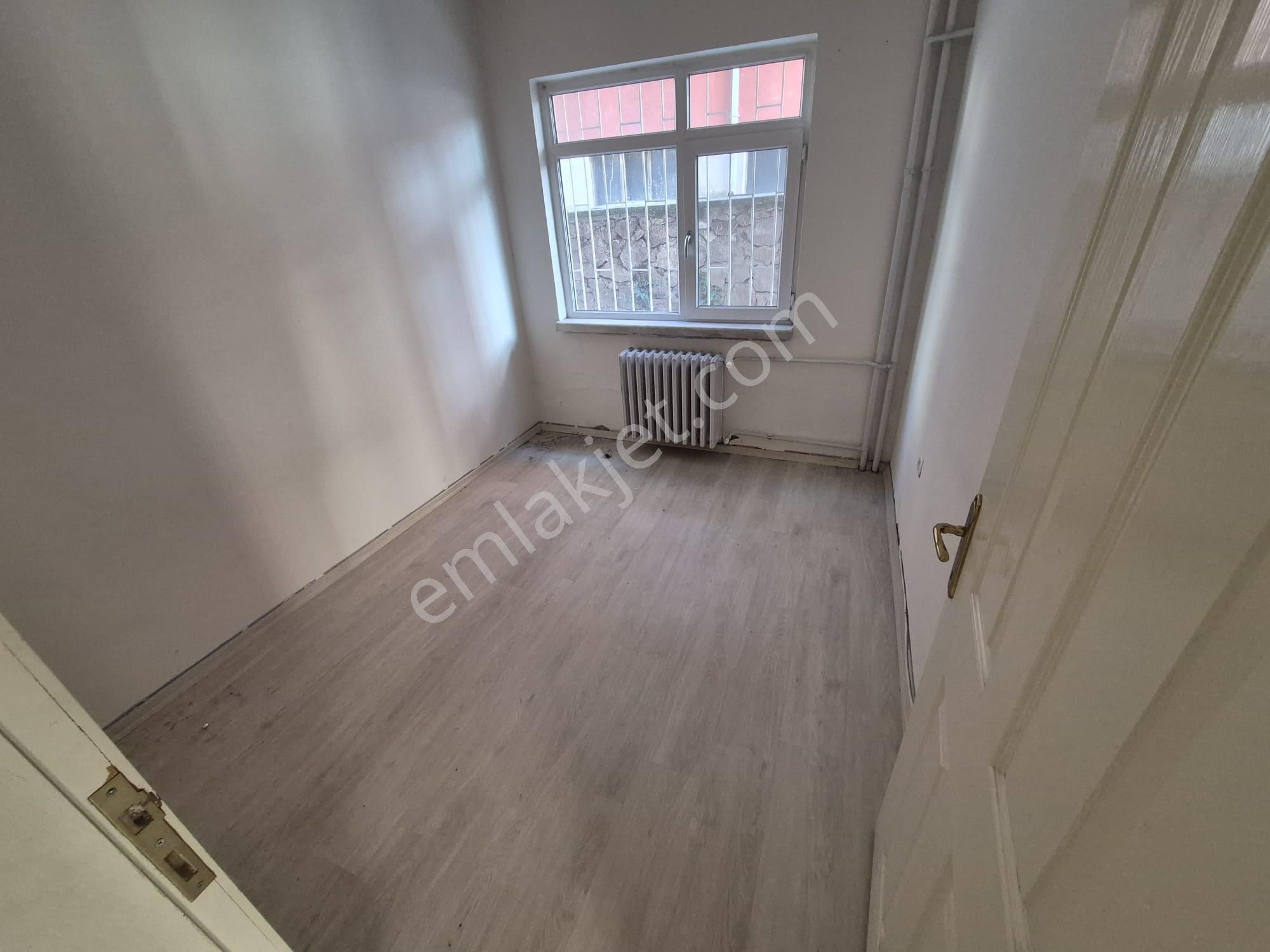 Arel'den Maltepe'de Gençlik Yakını Otoparklı Giriş Kat 2+1 - Görsel 9