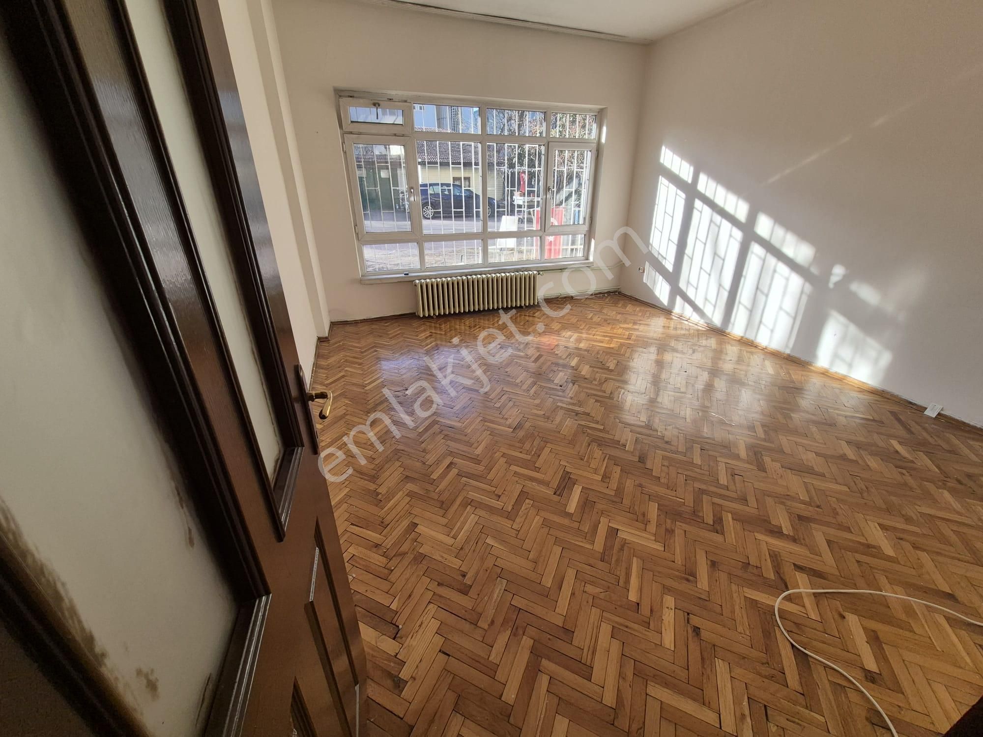 Arel'den Maltepe'de Gençlik Yakını Otoparklı Giriş Kat 2+1 - Görsel 4