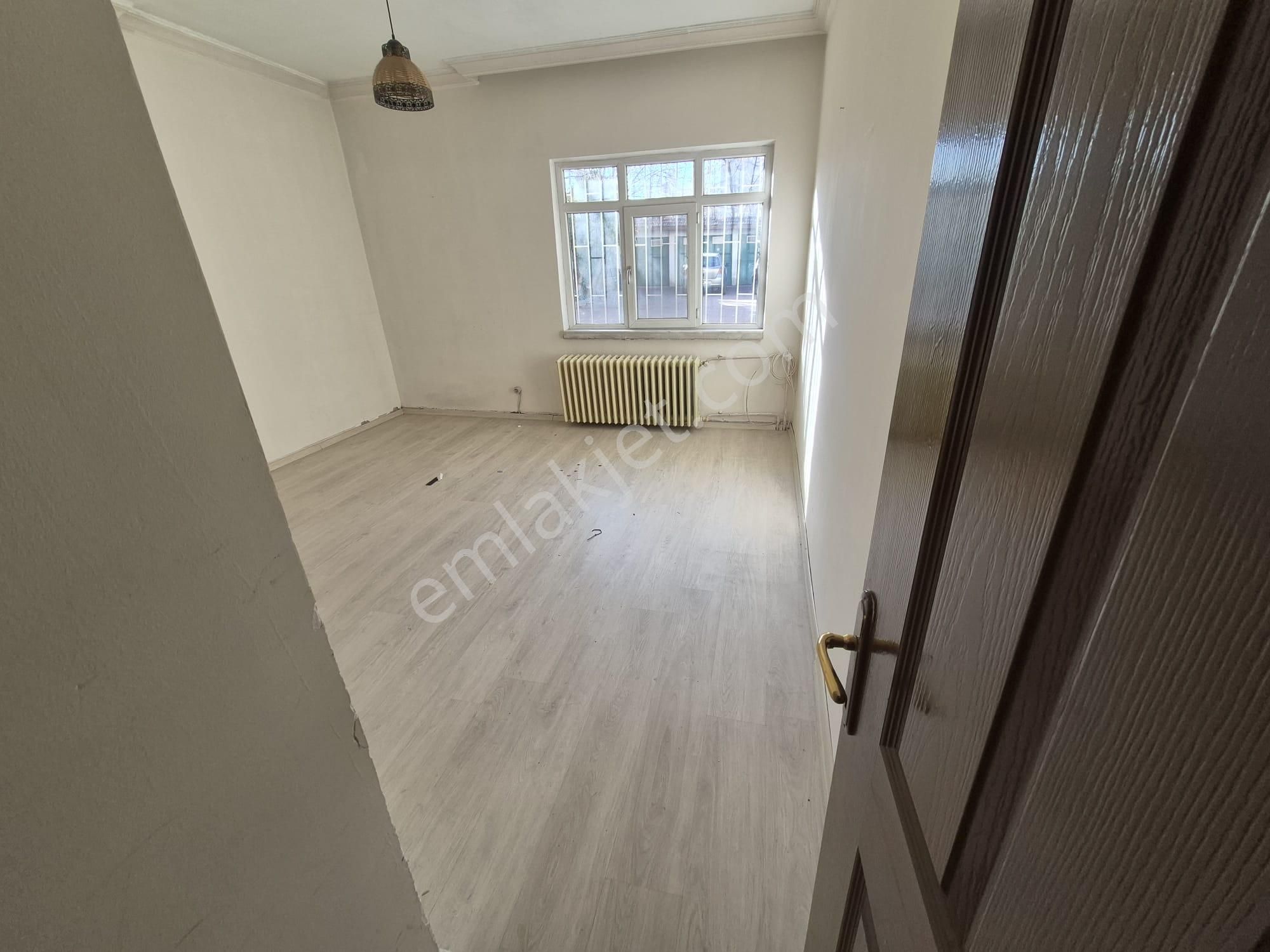 Arel'den Maltepe'de Gençlik Yakını Otoparklı Giriş Kat 2+1 - Görsel 8