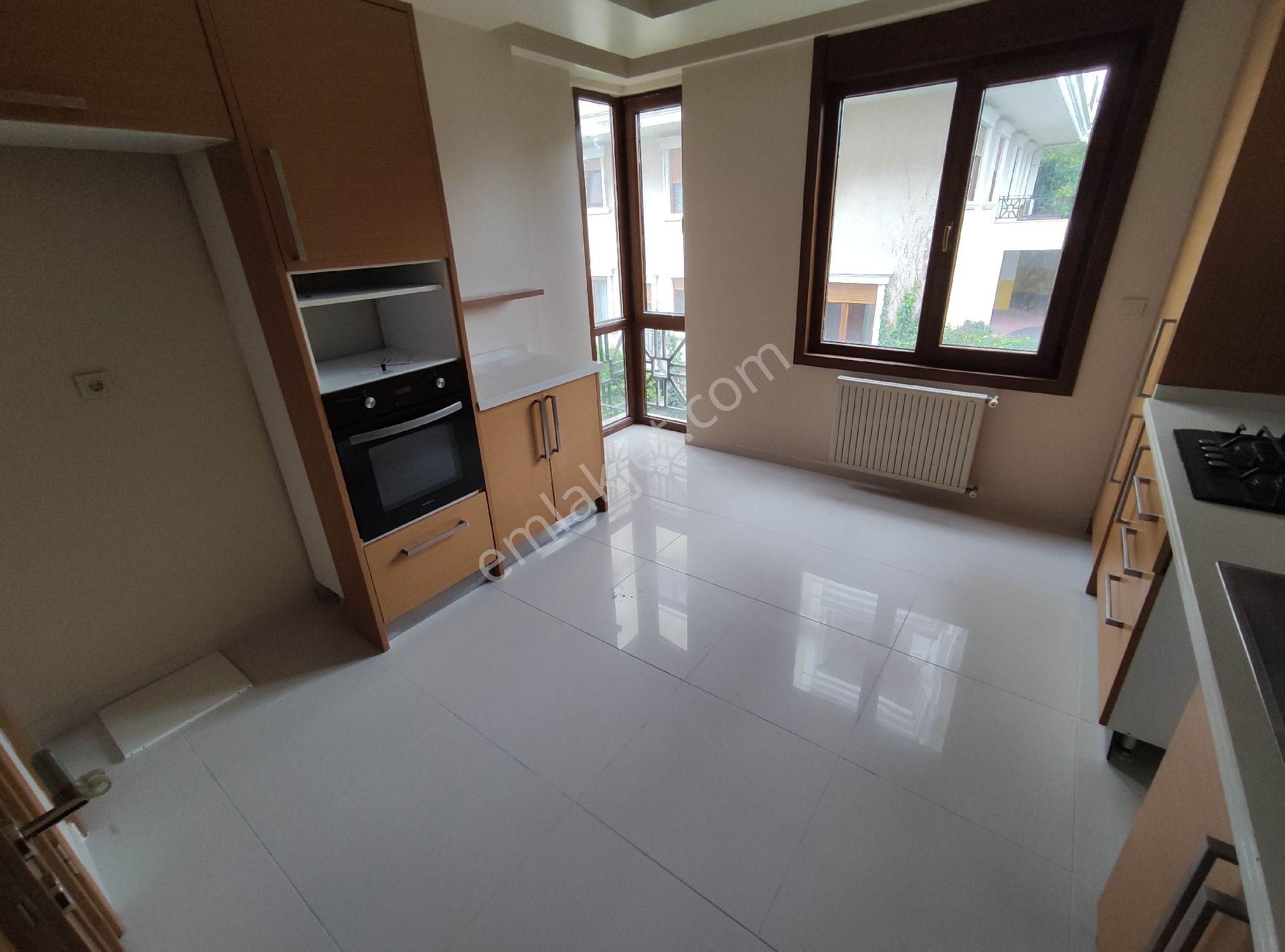 Beykoz Paşa Garden Deniz Manzaralı, Havuzlu, Balkonlu3+1 Kiralık