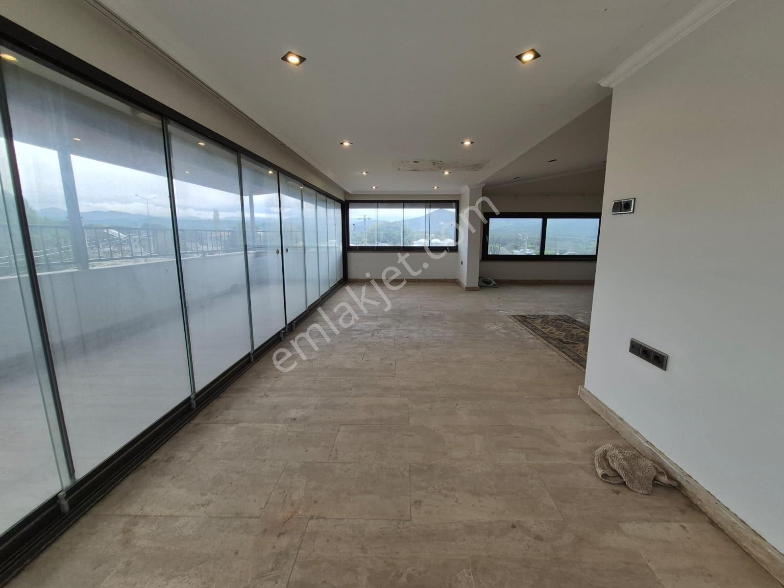 Poyraz Gayrimenkul'den Burhaniye İskele'de Satılık 3+1 Dubleks Daire - Görsel 12