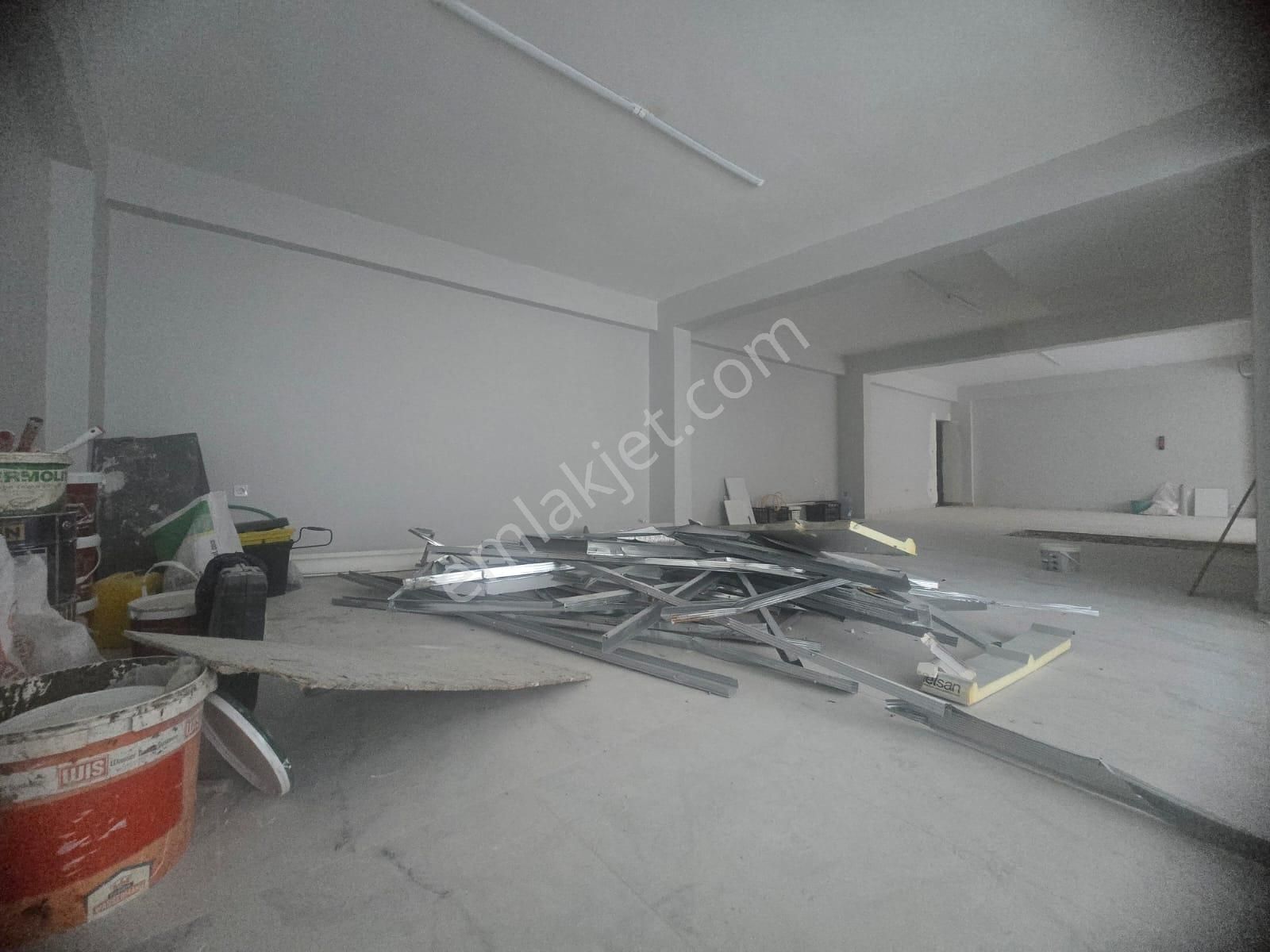 Toyap İnşaattan İsmetpaşa Mahallesinde Kiralık Giriş Depolu Dükkan 350m2 Tramvaya Cepe - Görsel 3