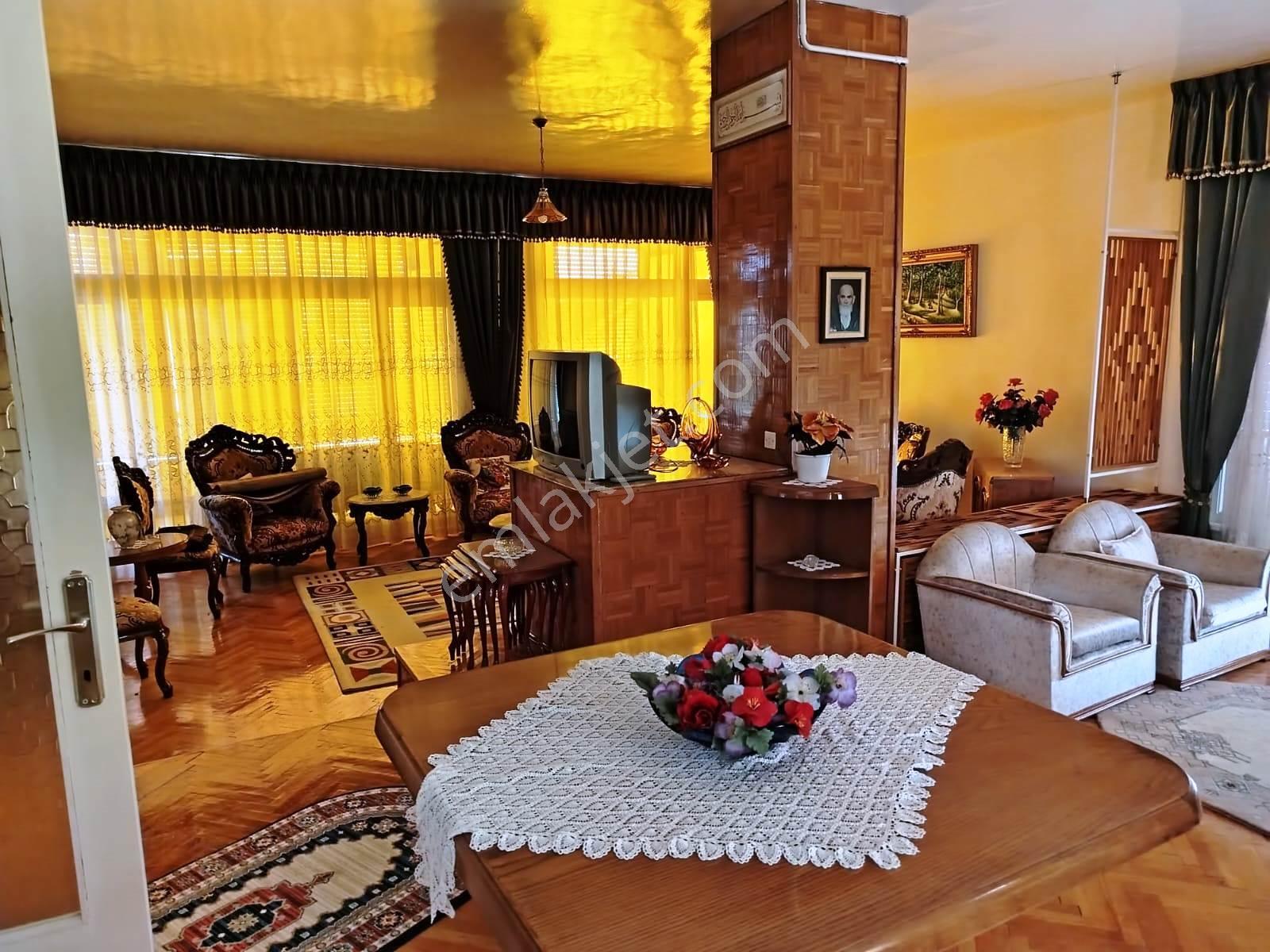 Baha'dan Meram Yaka'da Villaların İçinde Müstakil Villa - Görsel 15