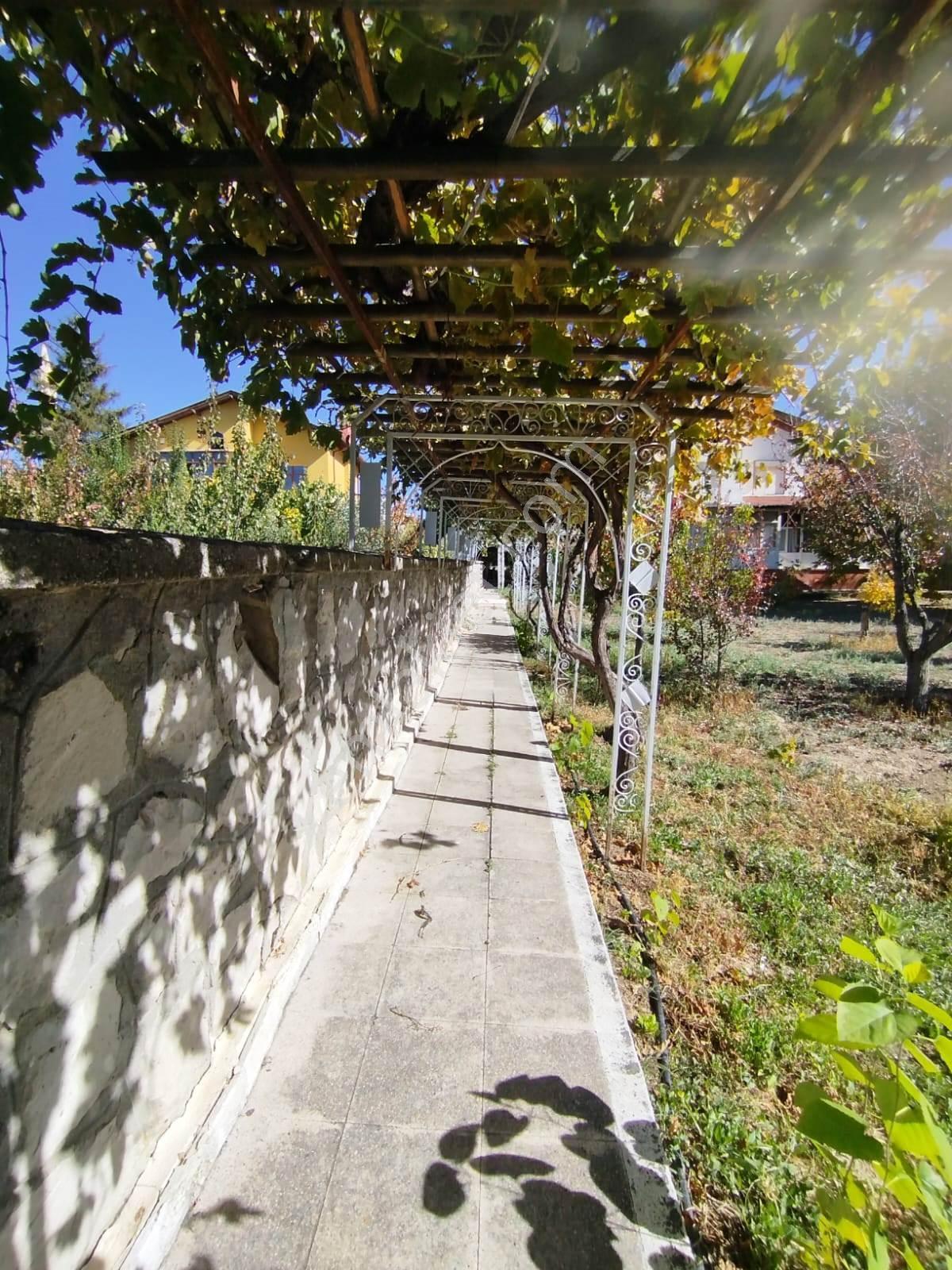 Baha'dan Meram Yaka'da Villaların İçinde Müstakil Villa - Görsel 33