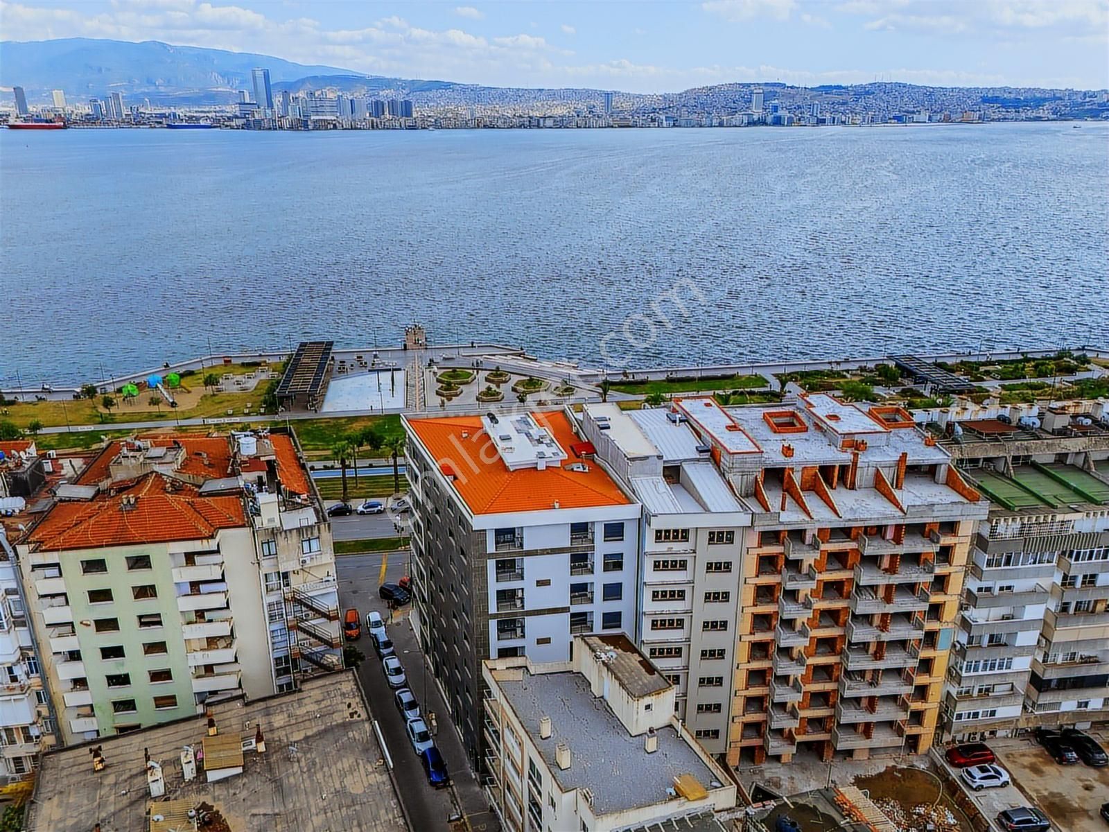 Karşıyaka Sahilde 3+1 Otoparklı Lüks Yalı Dairesi - Görsel 11