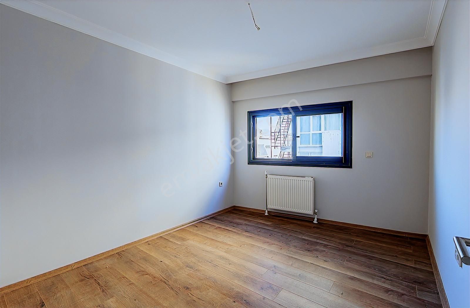 Karşıyaka Sahilde 3+1 Otoparklı Lüks Yalı Dairesi - Görsel 23