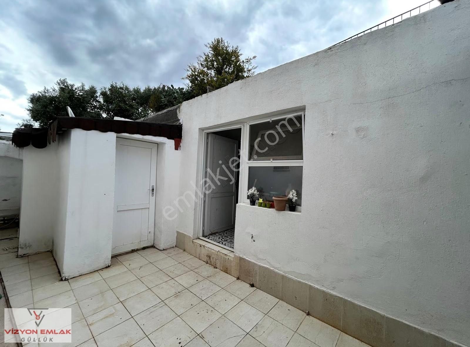 Güllük'te Denize Sıfır Eşşsiz Konumda Müstakil Villa - Görsel 2