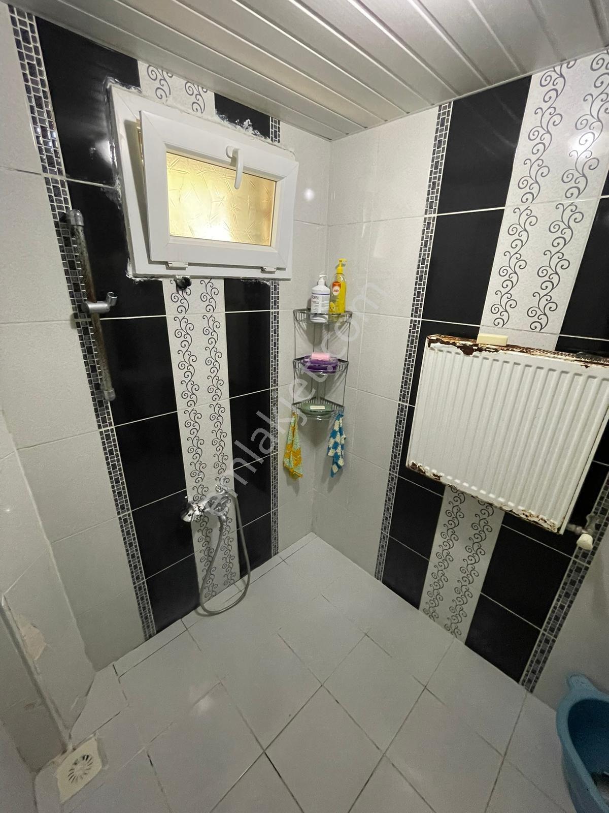 Sivas Yıldız Gayrimenkul'den Emek Mahallesi 2+5+1 Zemin Kat Satılık Daire ! - Görsel 8