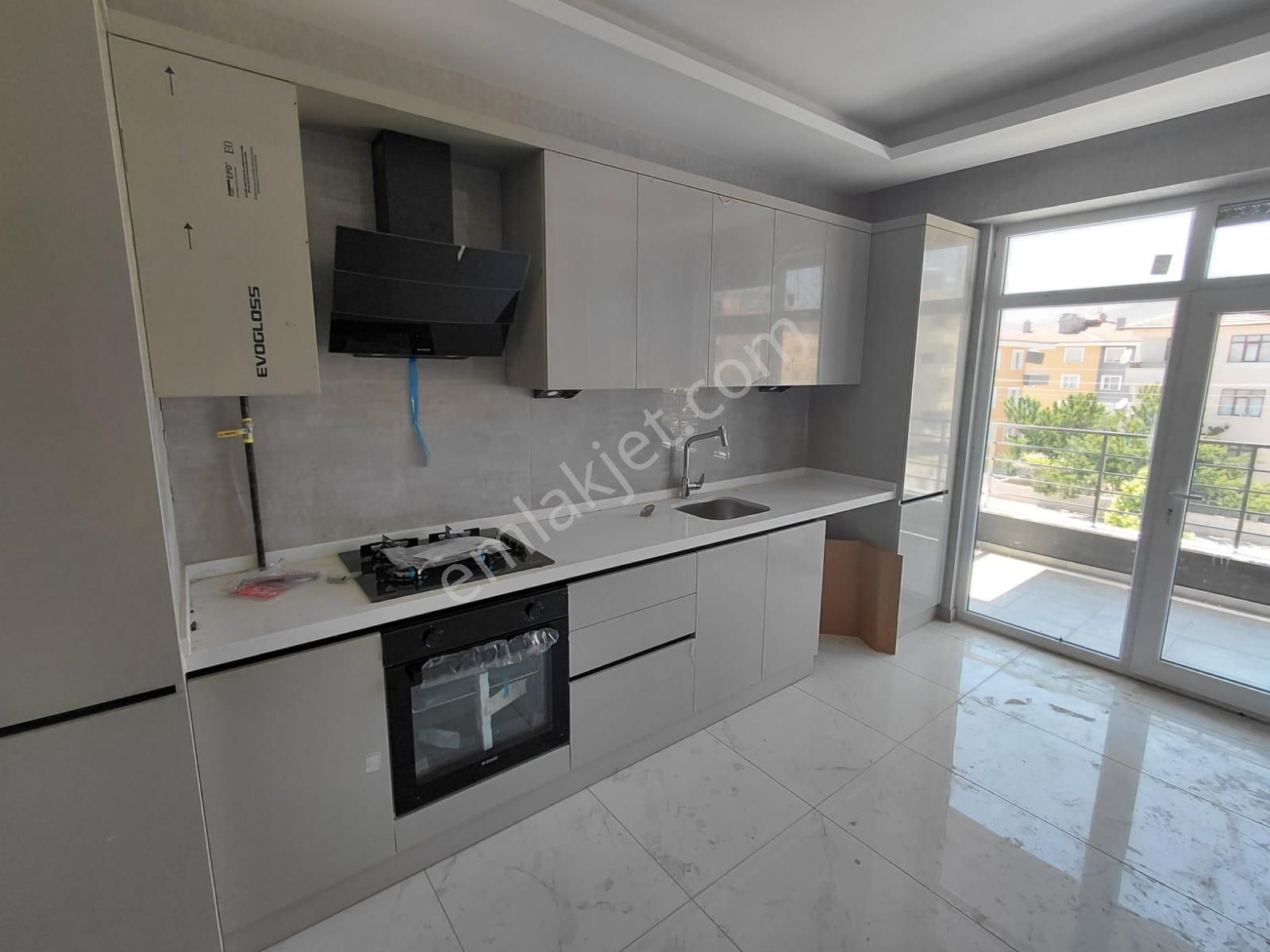 Emrah Çiftci'den Selçuklu Beyhekim Cad.yanı Satılık 3+1 Sıfır Lüks Daireler