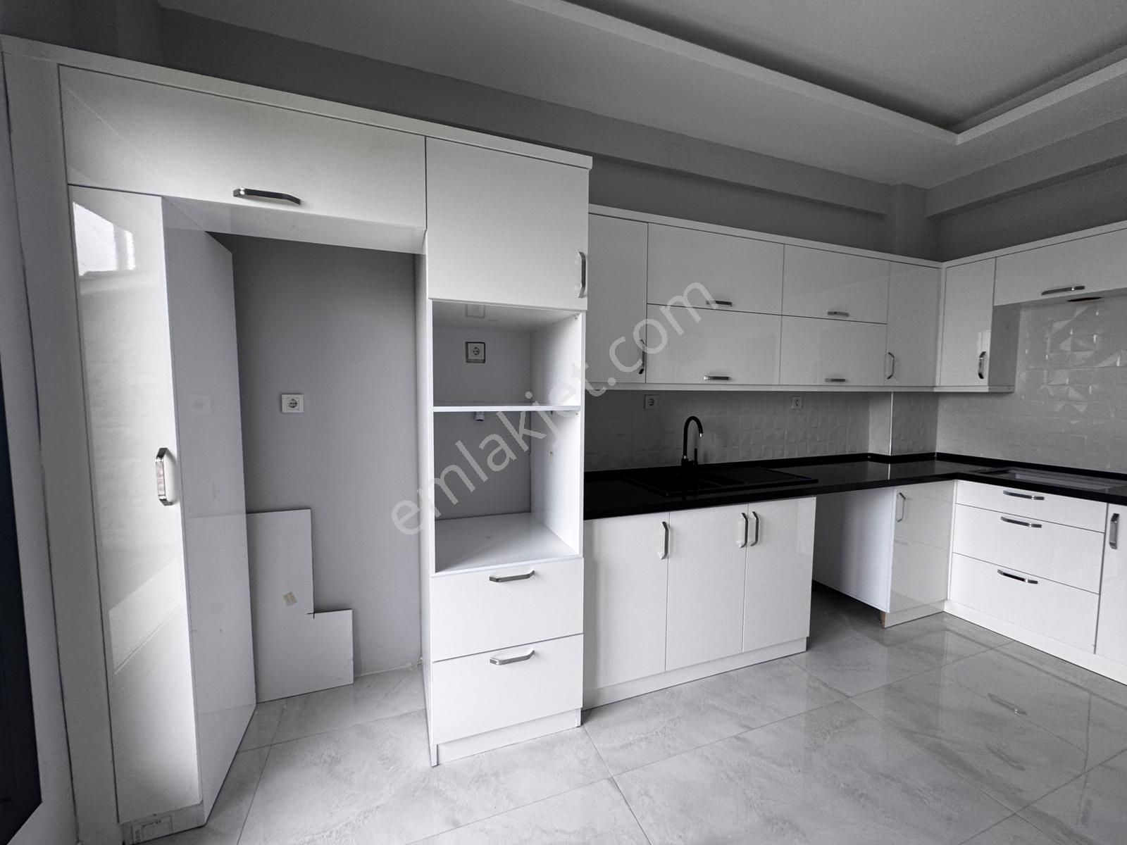 Medarda Lüks Konumlu 4+1 Muhteşem Villa - Görsel 14