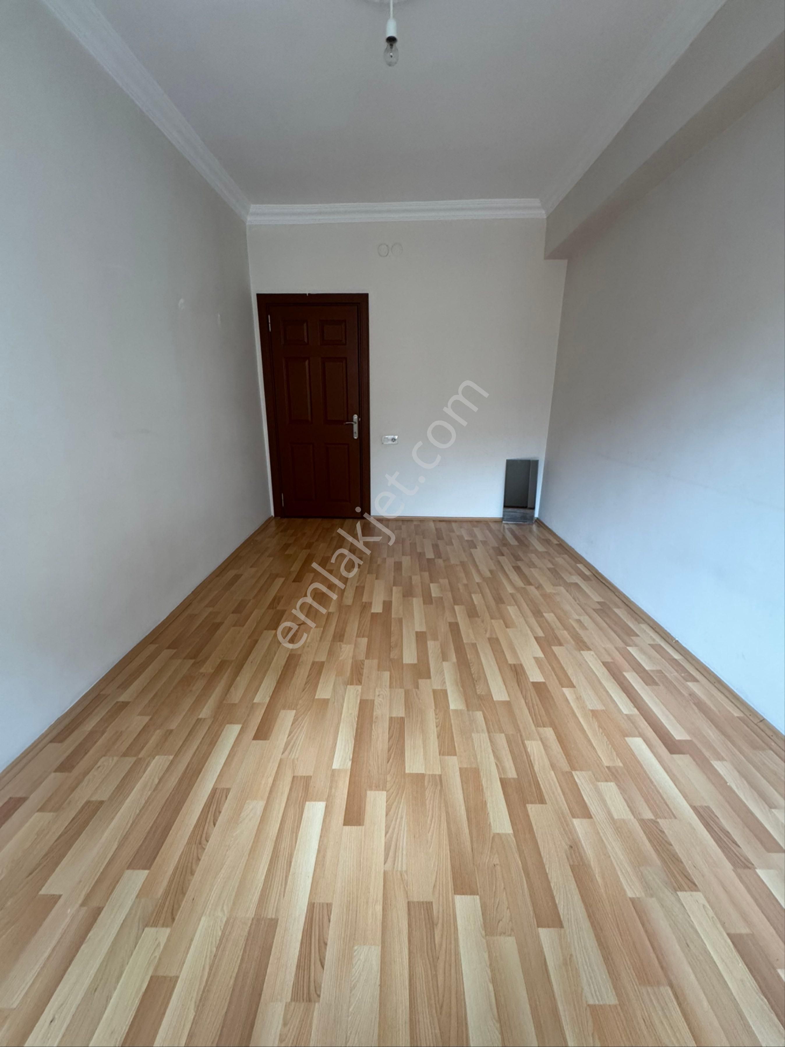 Conker İnşaat Emlak’tan Çamlıca Mahallesi Cadde Üzeri 3+1 Kiralık Daire - Görsel 13