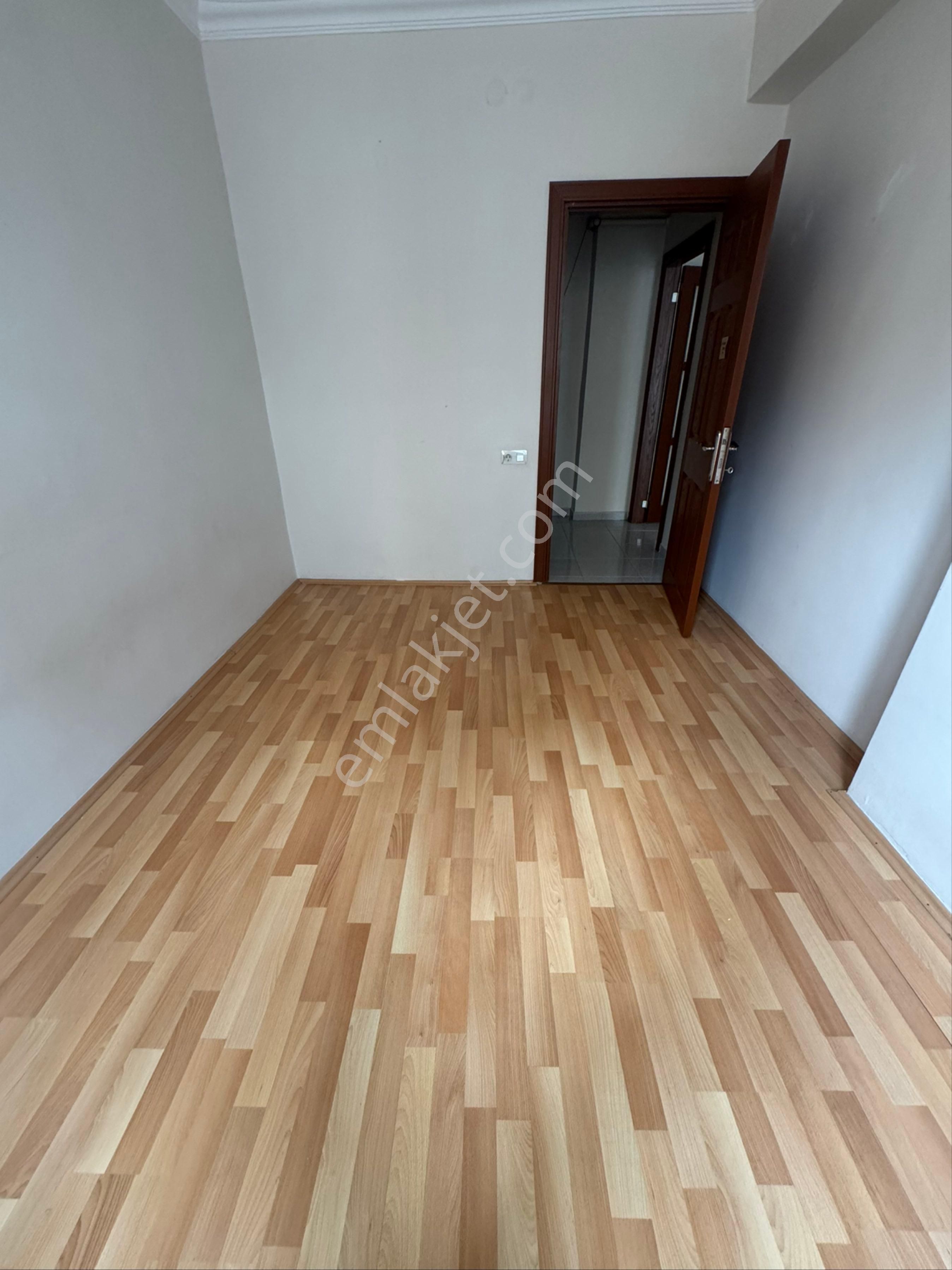 Conker İnşaat Emlak’tan Çamlıca Mahallesi Cadde Üzeri 3+1 Kiralık Daire - Görsel 10