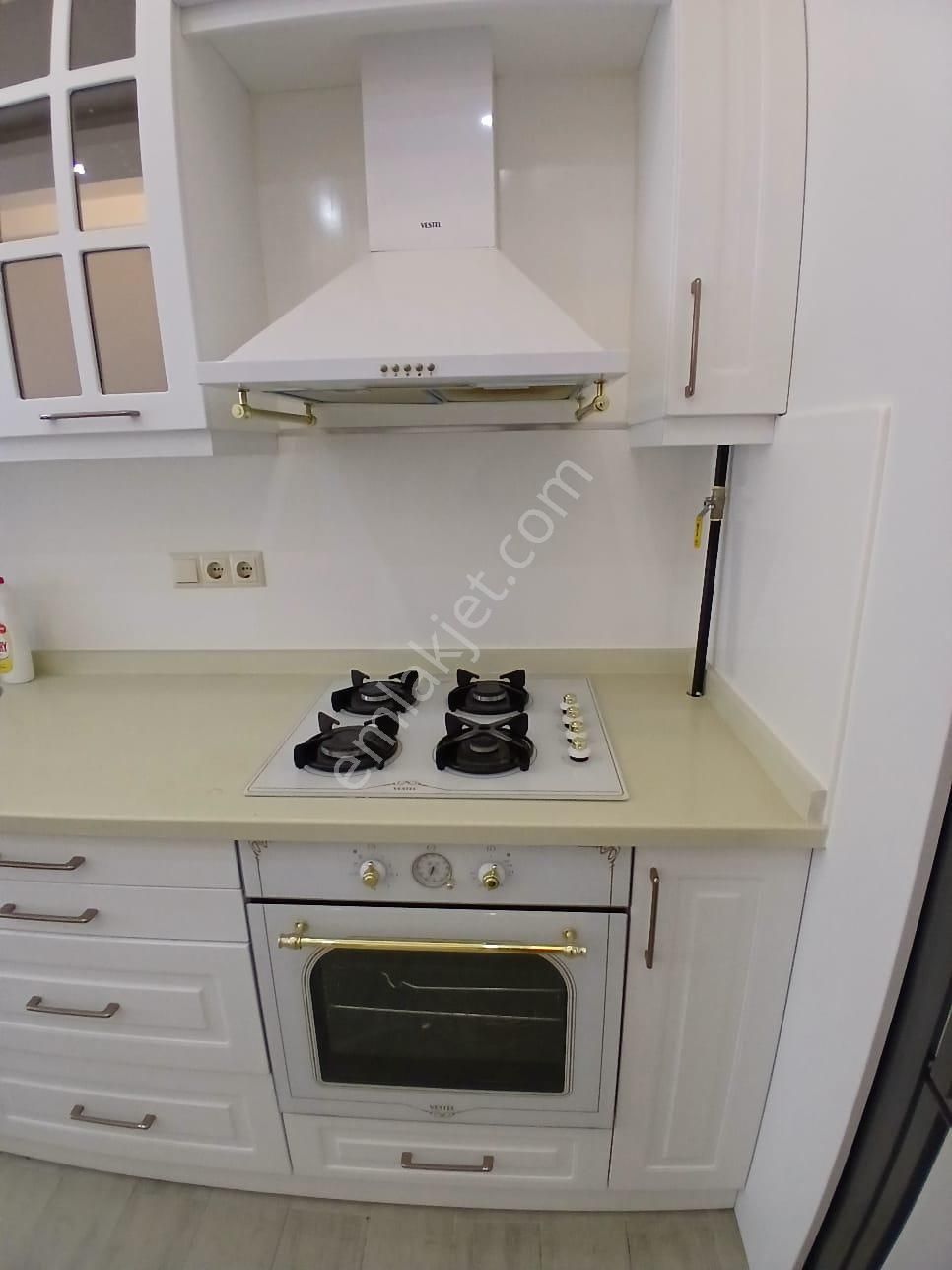 Akçay Emlak'tan Akşehir Çarşı Merkezde Eşyalı Jakuzili Özel Tasarım Kiralık Sıfır 2+1 Daire - Görsel 5