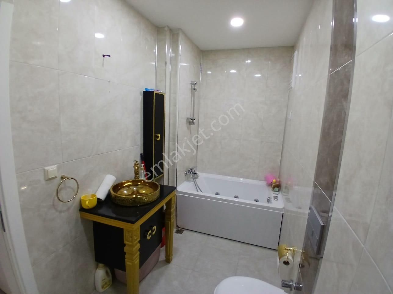 Akçay Emlak'tan Akşehir Çarşı Merkezde Eşyalı Jakuzili Özel Tasarım Kiralık Sıfır 2+1 Daire - Görsel 21