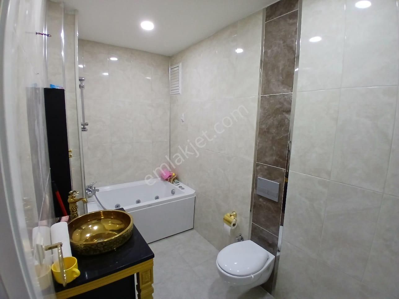 Akçay Emlak'tan Akşehir Çarşı Merkezde Eşyalı Jakuzili Özel Tasarım Kiralık Sıfır 2+1 Daire - Görsel 22