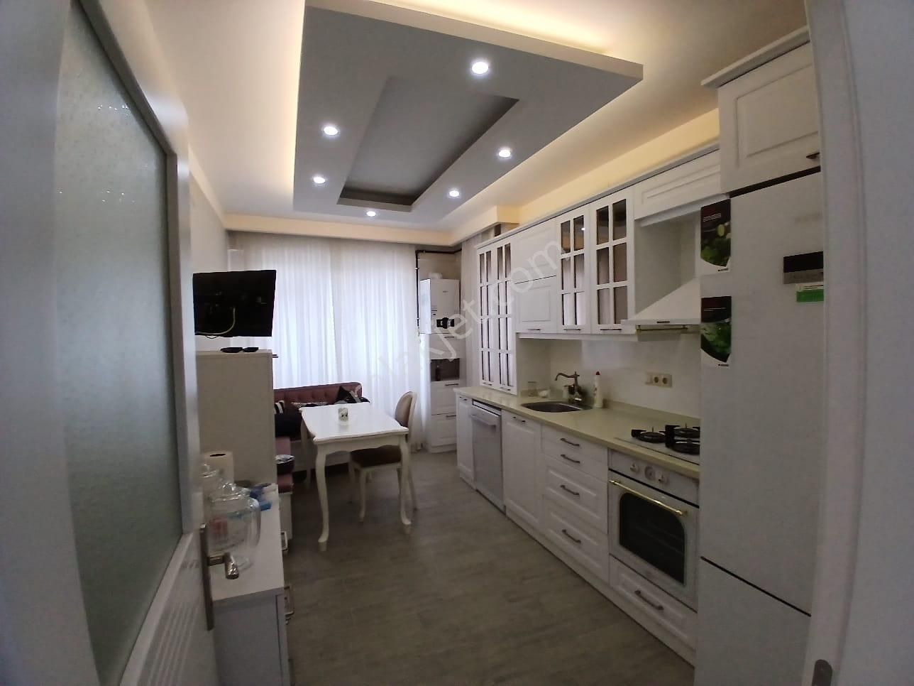 Akçay Emlak'tan Akşehir Çarşı Merkezde Eşyalı Jakuzili Özel Tasarım Kiralık Sıfır 2+1 Daire - Görsel 6