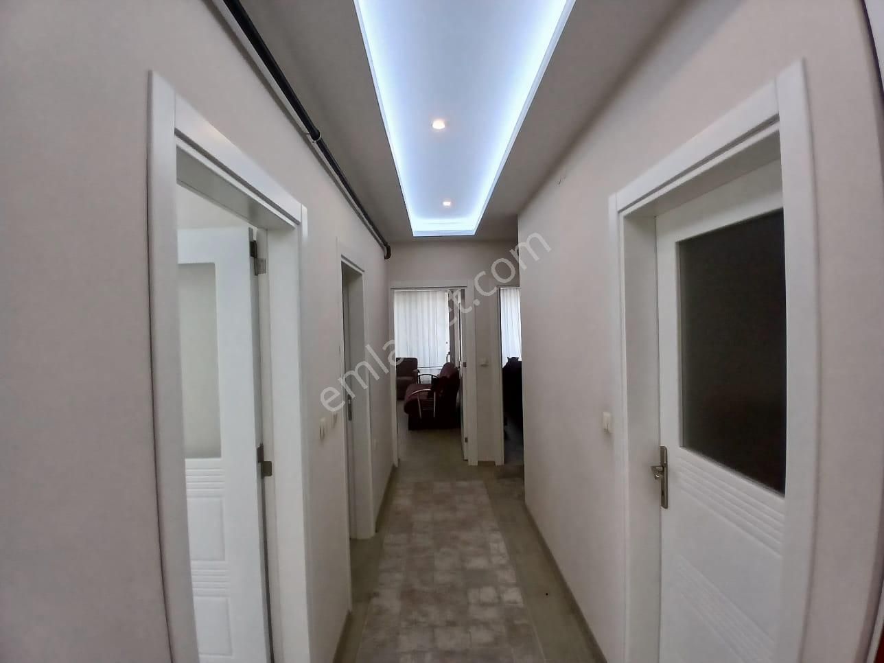 Akçay Emlak'tan Akşehir Çarşı Merkezde Eşyalı Jakuzili Özel Tasarım Kiralık Sıfır 2+1 Daire - Görsel 34
