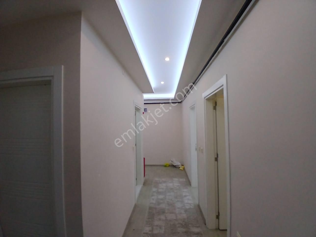 Akçay Emlak'tan Akşehir Çarşı Merkezde Eşyalı Jakuzili Özel Tasarım Kiralık Sıfır 2+1 Daire - Görsel 27